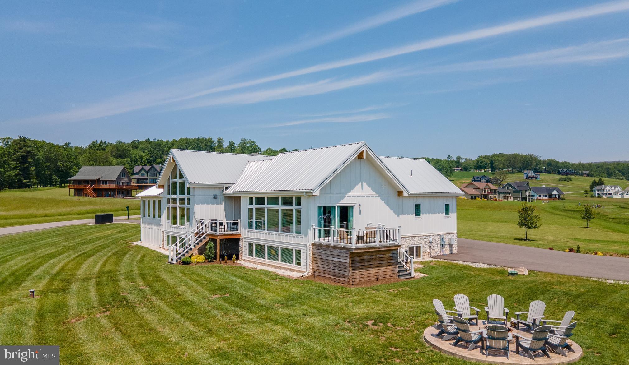 WATERFRONT GREENS - Residential