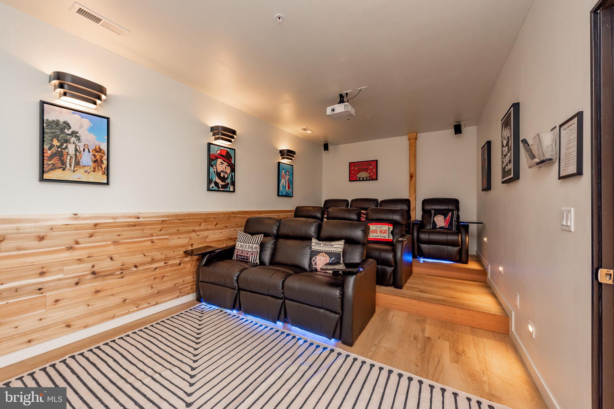 WATERFRONT GREENS - Residential