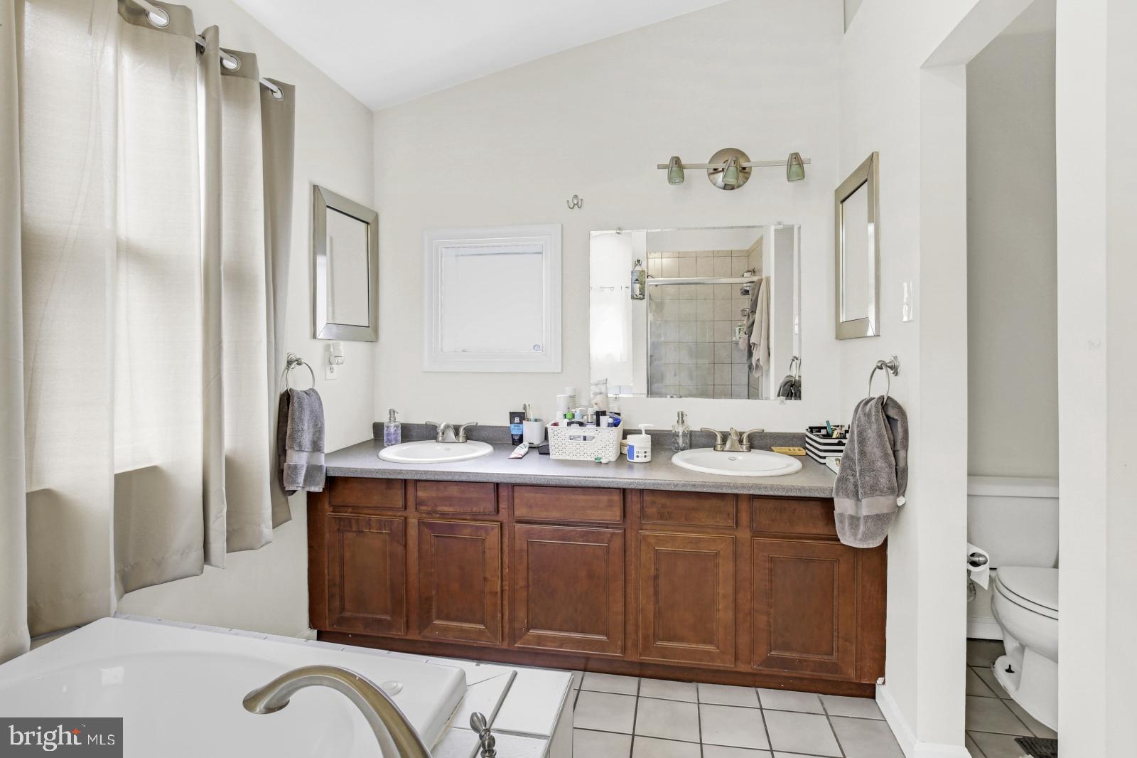 GRADUATE HOSPITAL - Residential Lease