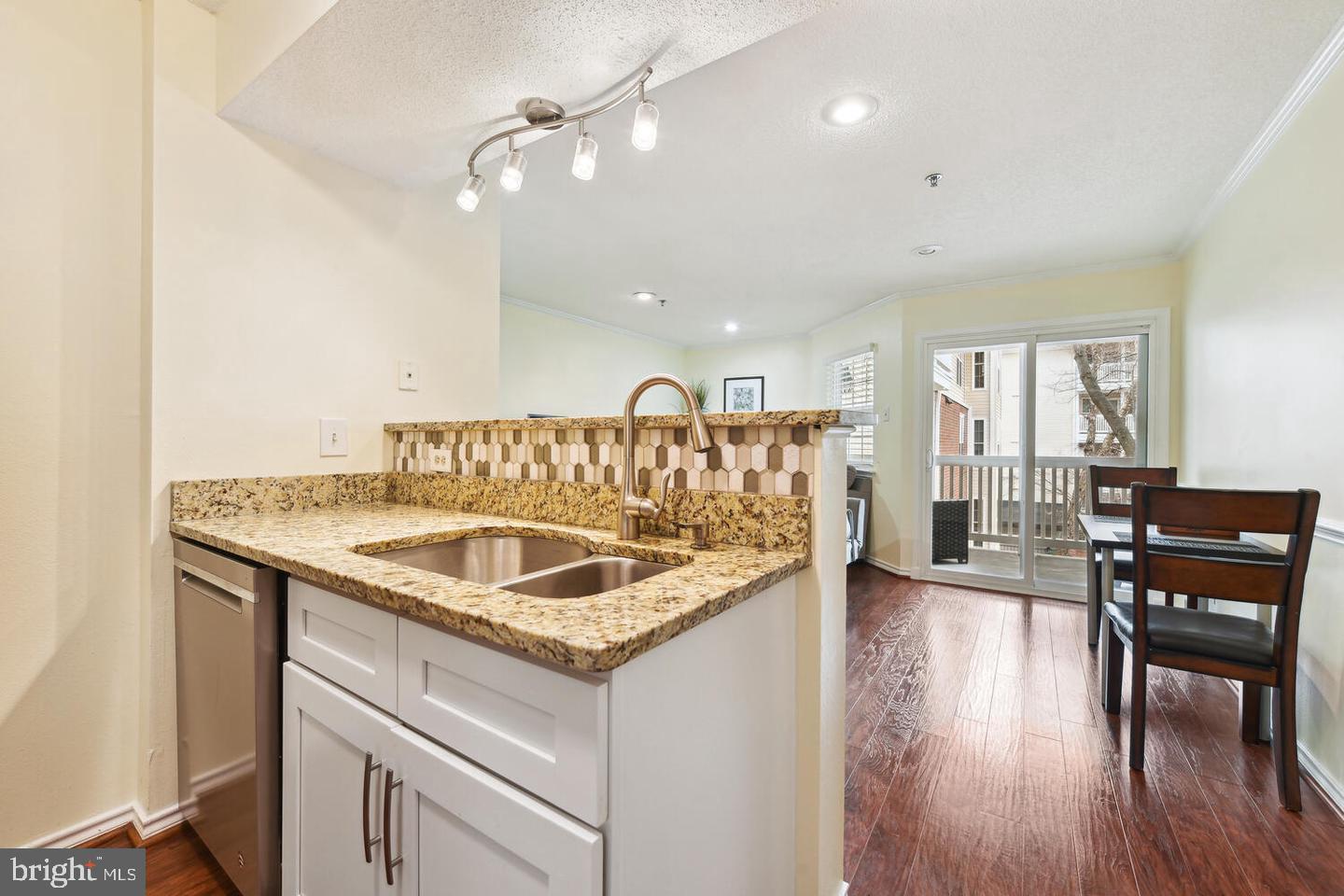 FOUNTAINS AT MCLEAN - Residential Lease