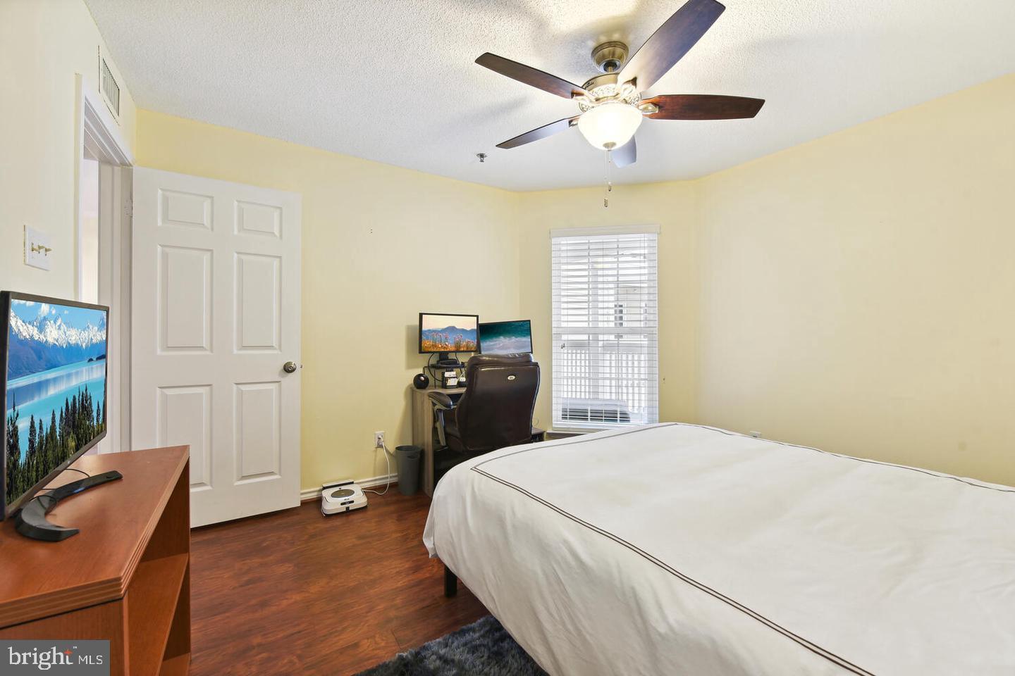 FOUNTAINS AT MCLEAN - Residential Lease