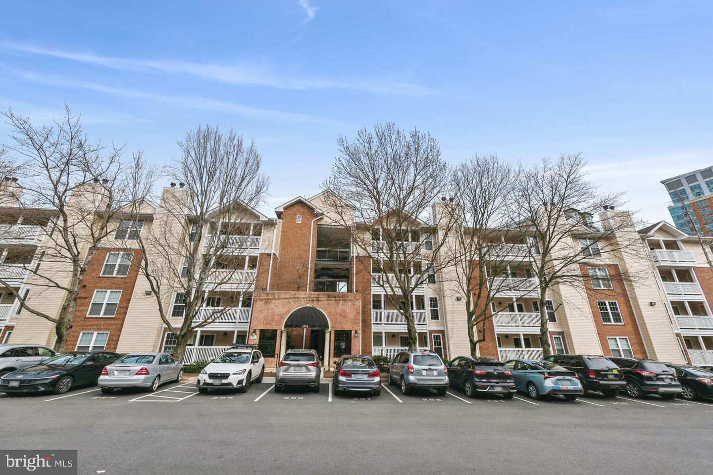 FOUNTAINS AT MCLEAN - Residential Lease