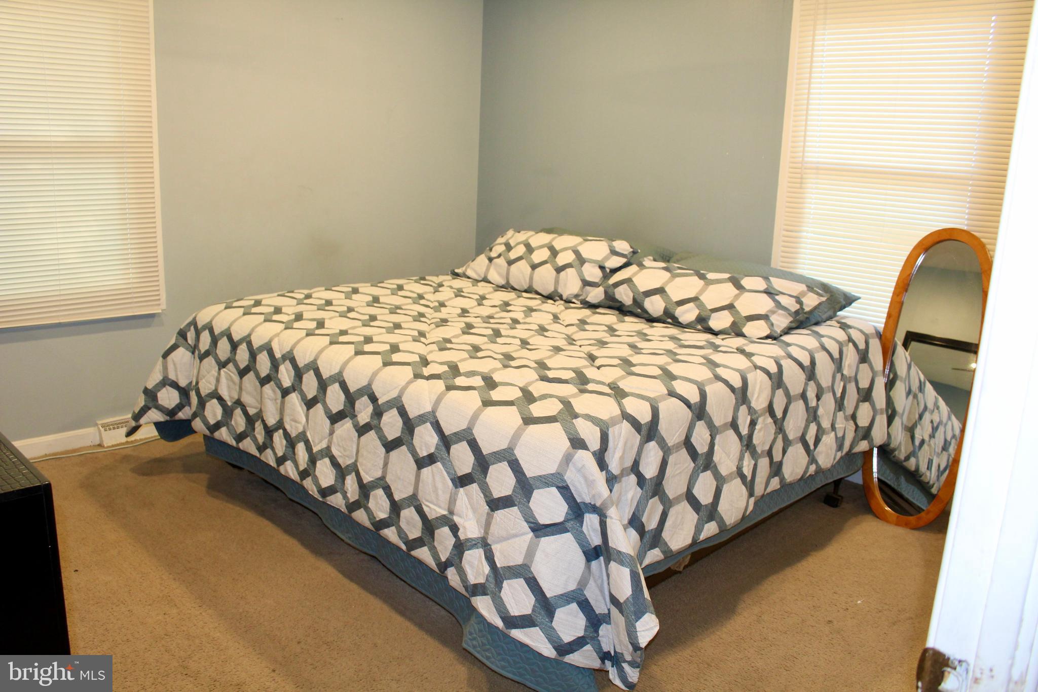 WHITFIELD KNOLLS - Residential