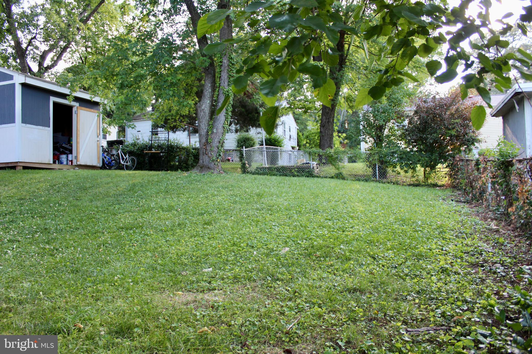 WHITFIELD KNOLLS - Residential