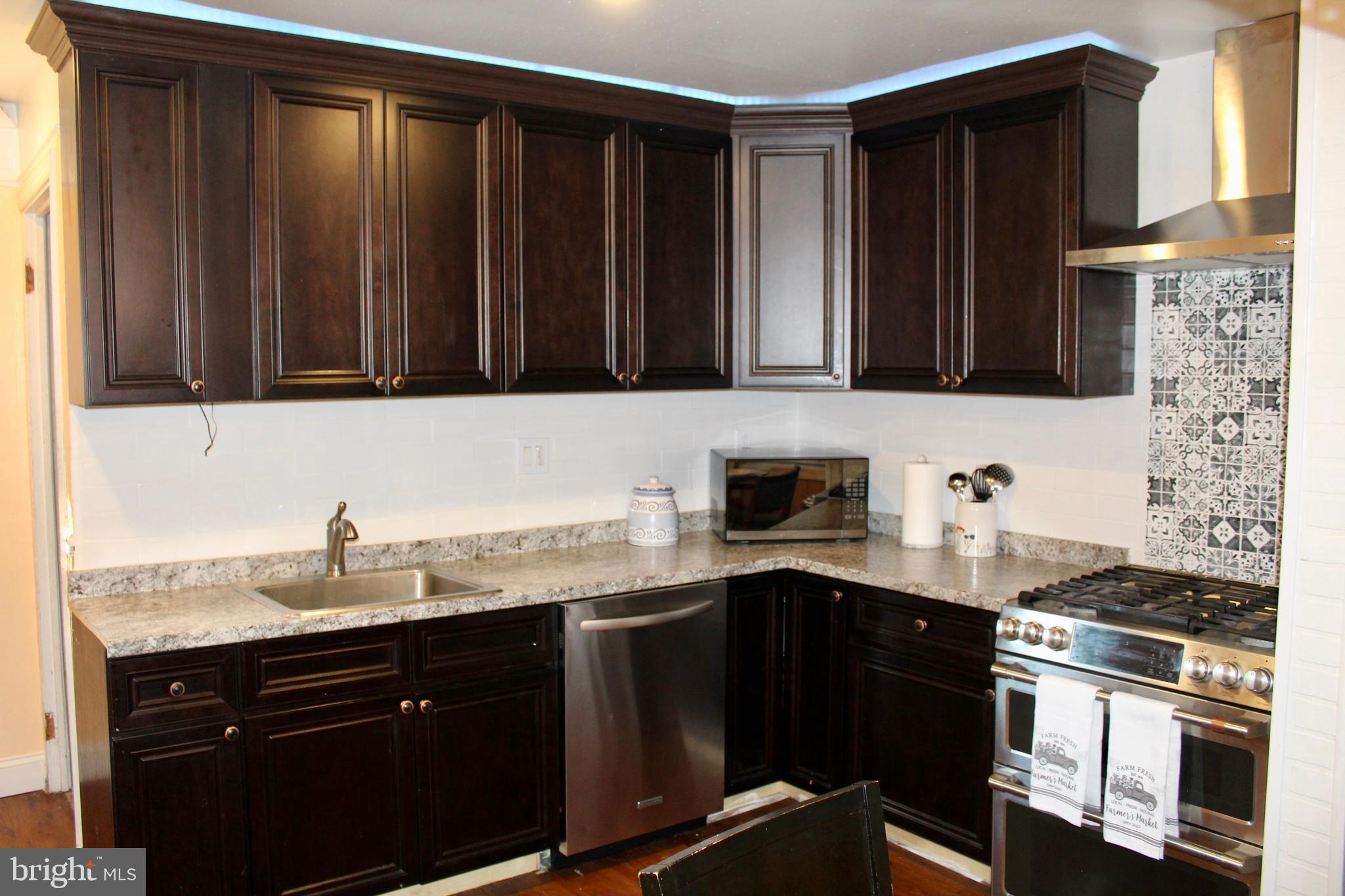 WHITFIELD KNOLLS - Residential