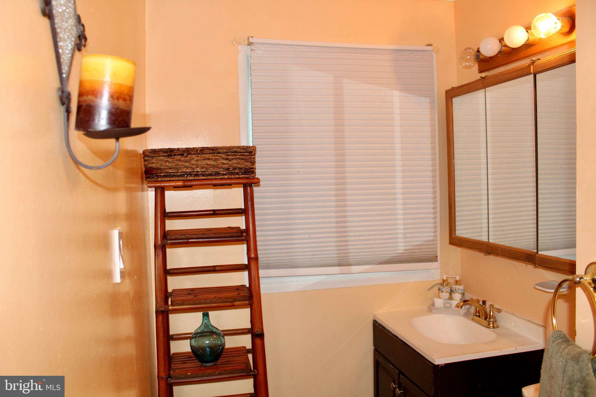 WHITFIELD KNOLLS - Residential