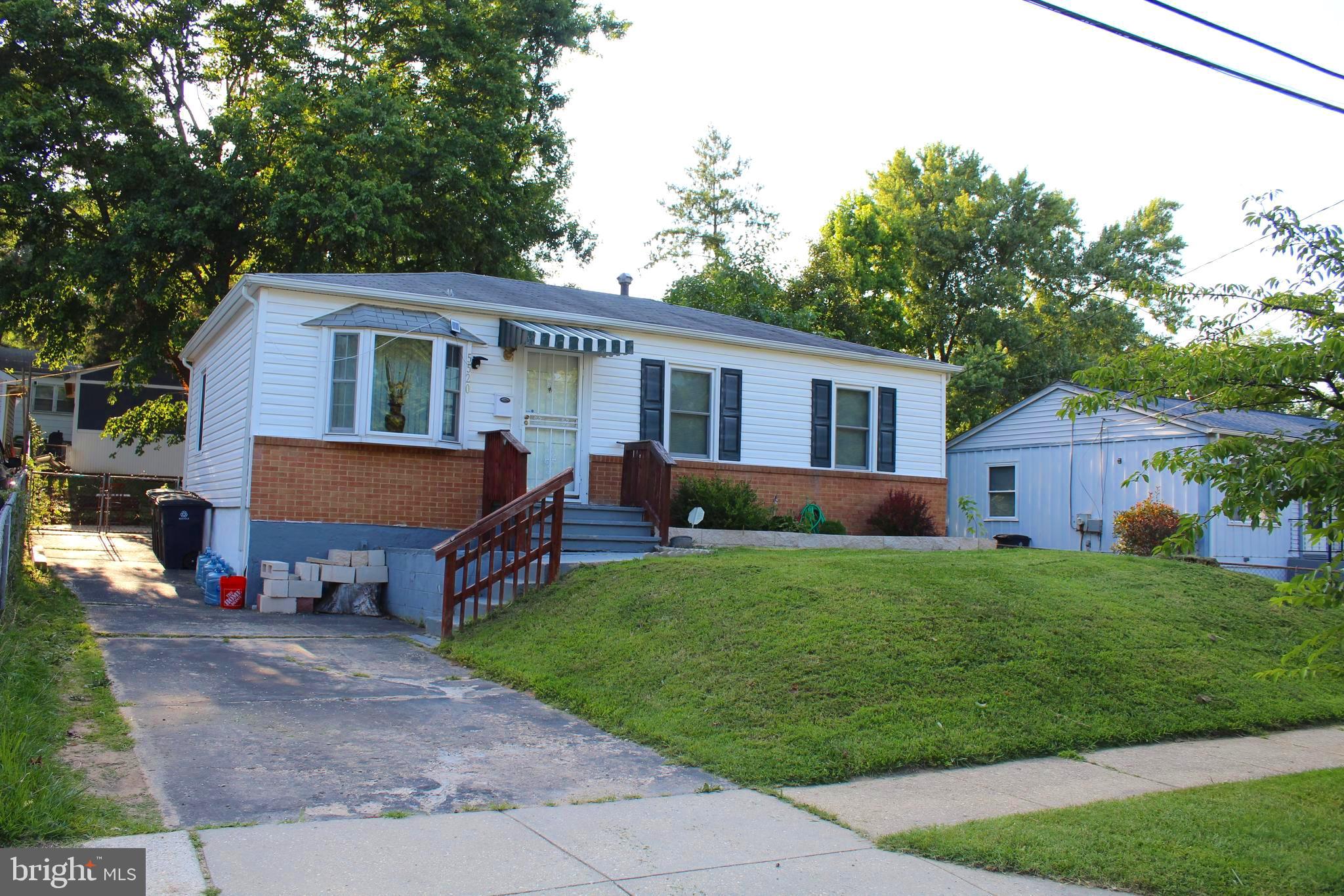 WHITFIELD KNOLLS - Residential