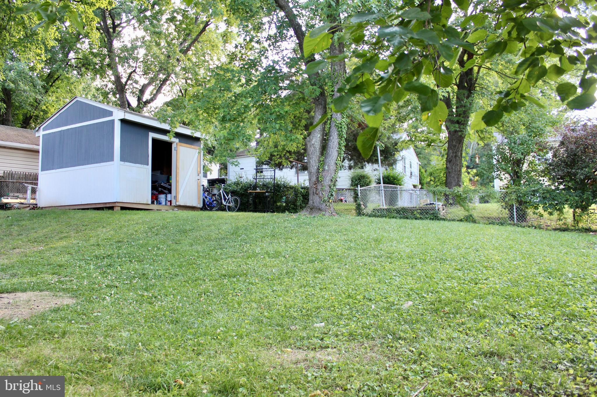 WHITFIELD KNOLLS - Residential