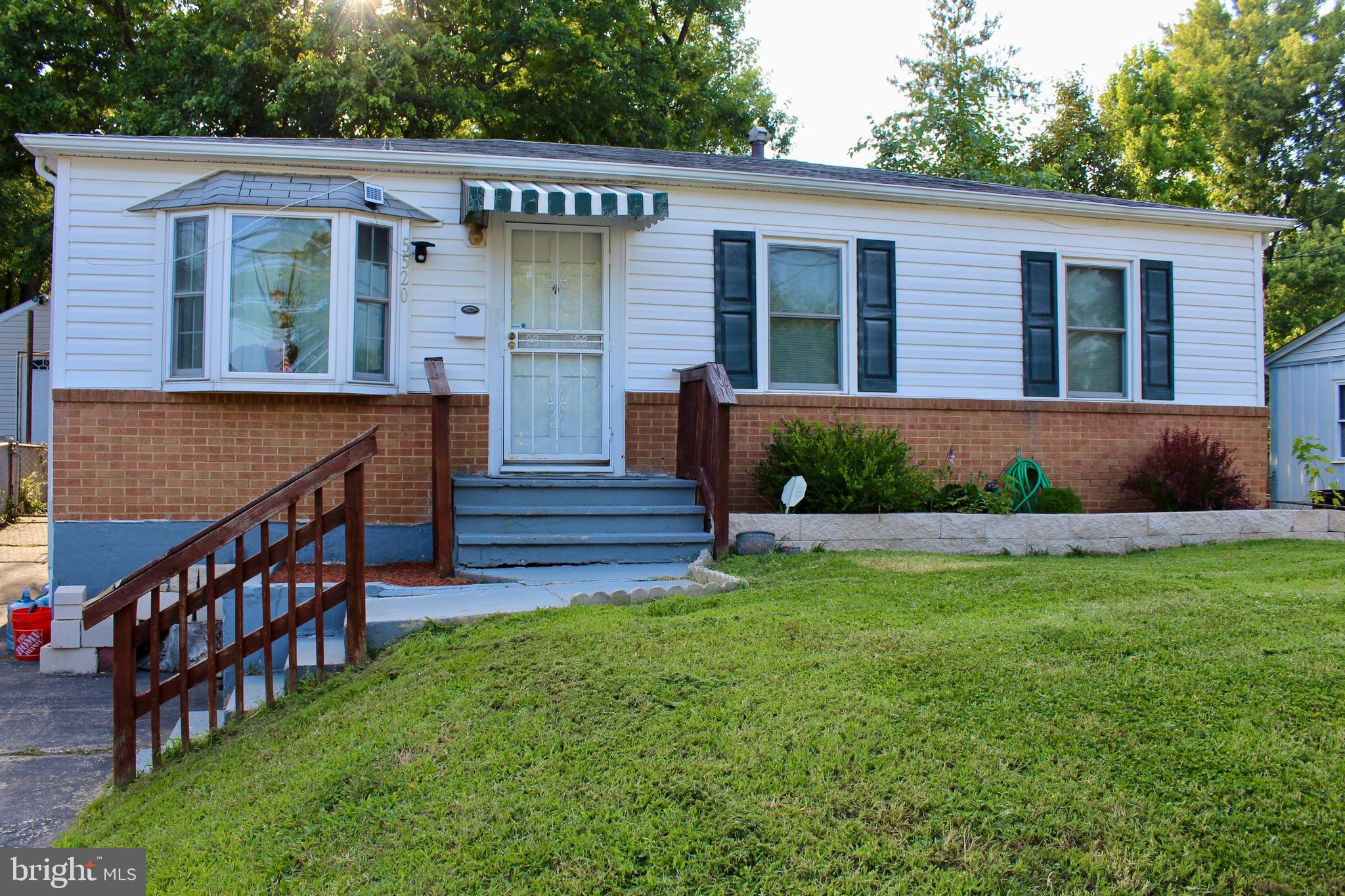 WHITFIELD KNOLLS - Residential