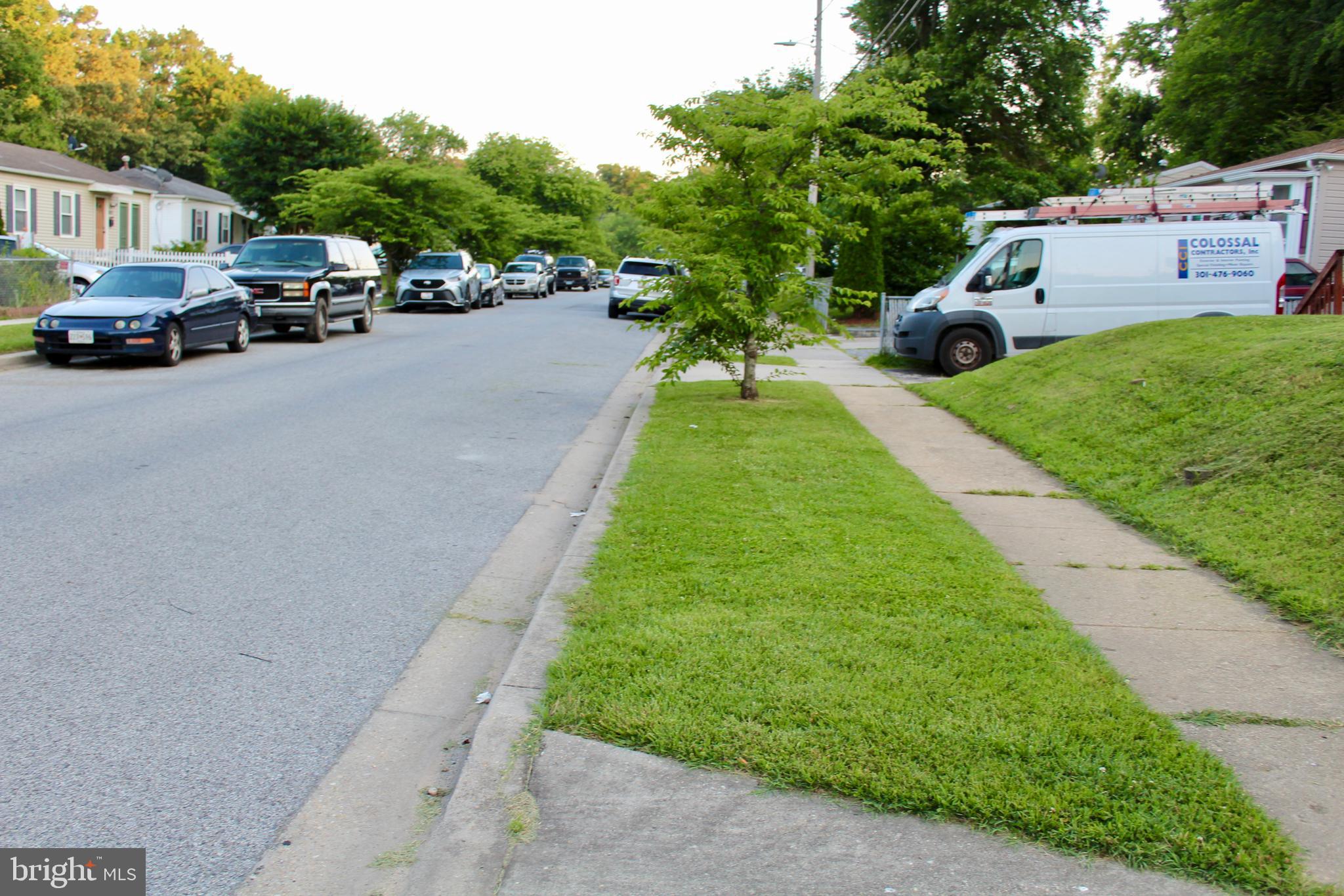 WHITFIELD KNOLLS - Residential