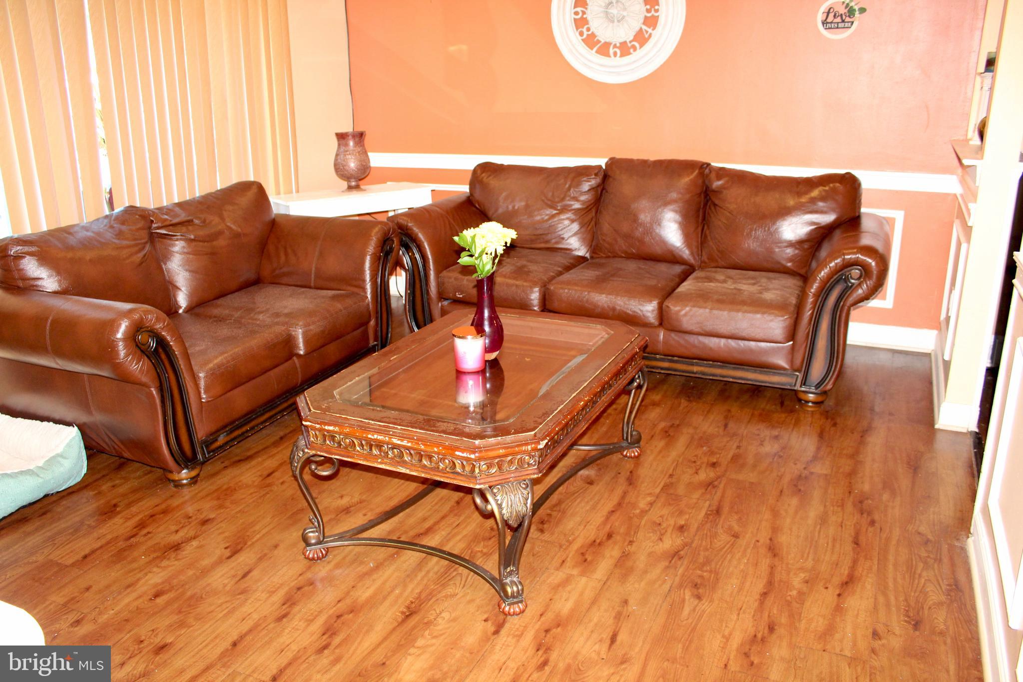 WHITFIELD KNOLLS - Residential