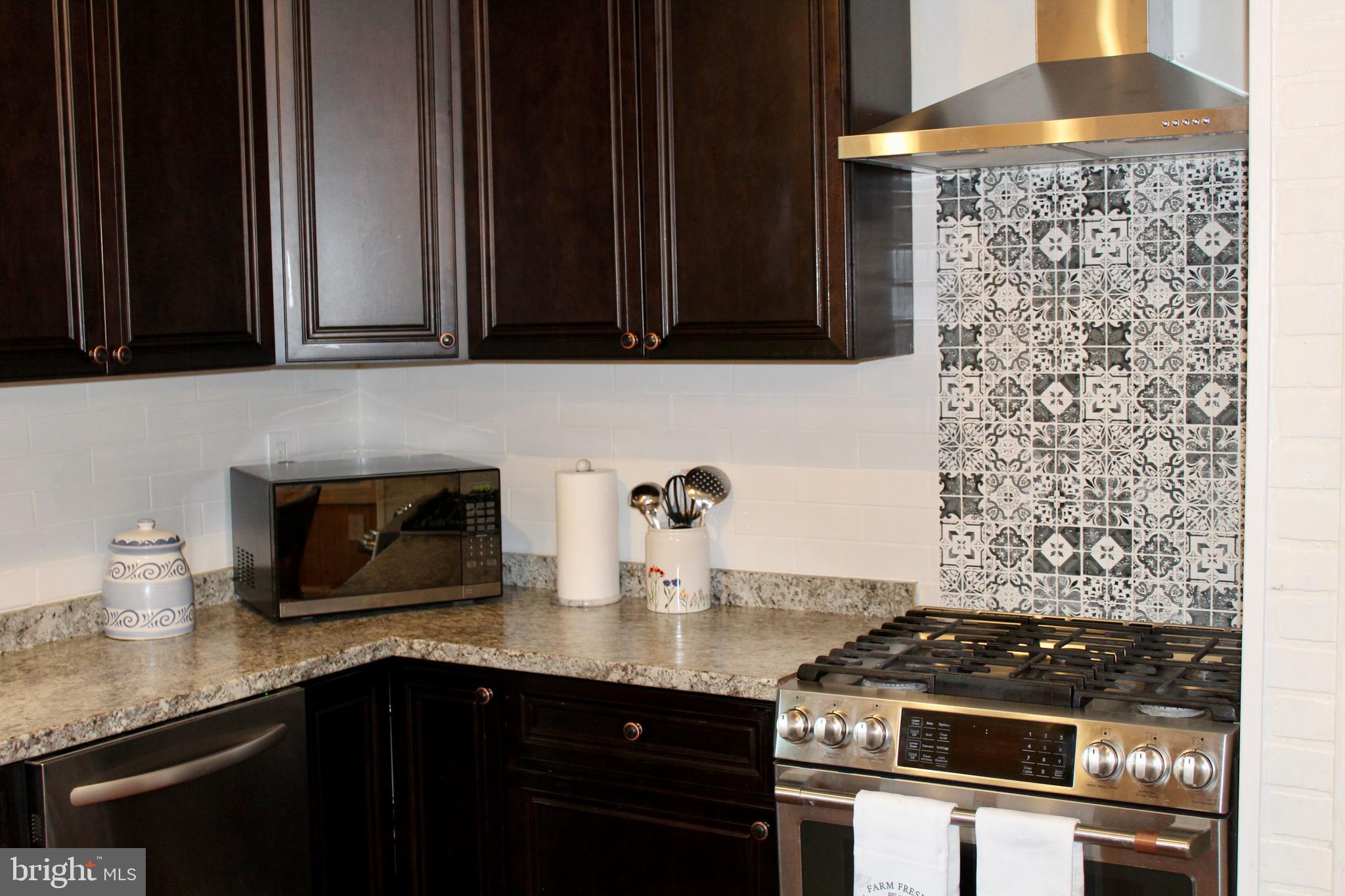 WHITFIELD KNOLLS - Residential