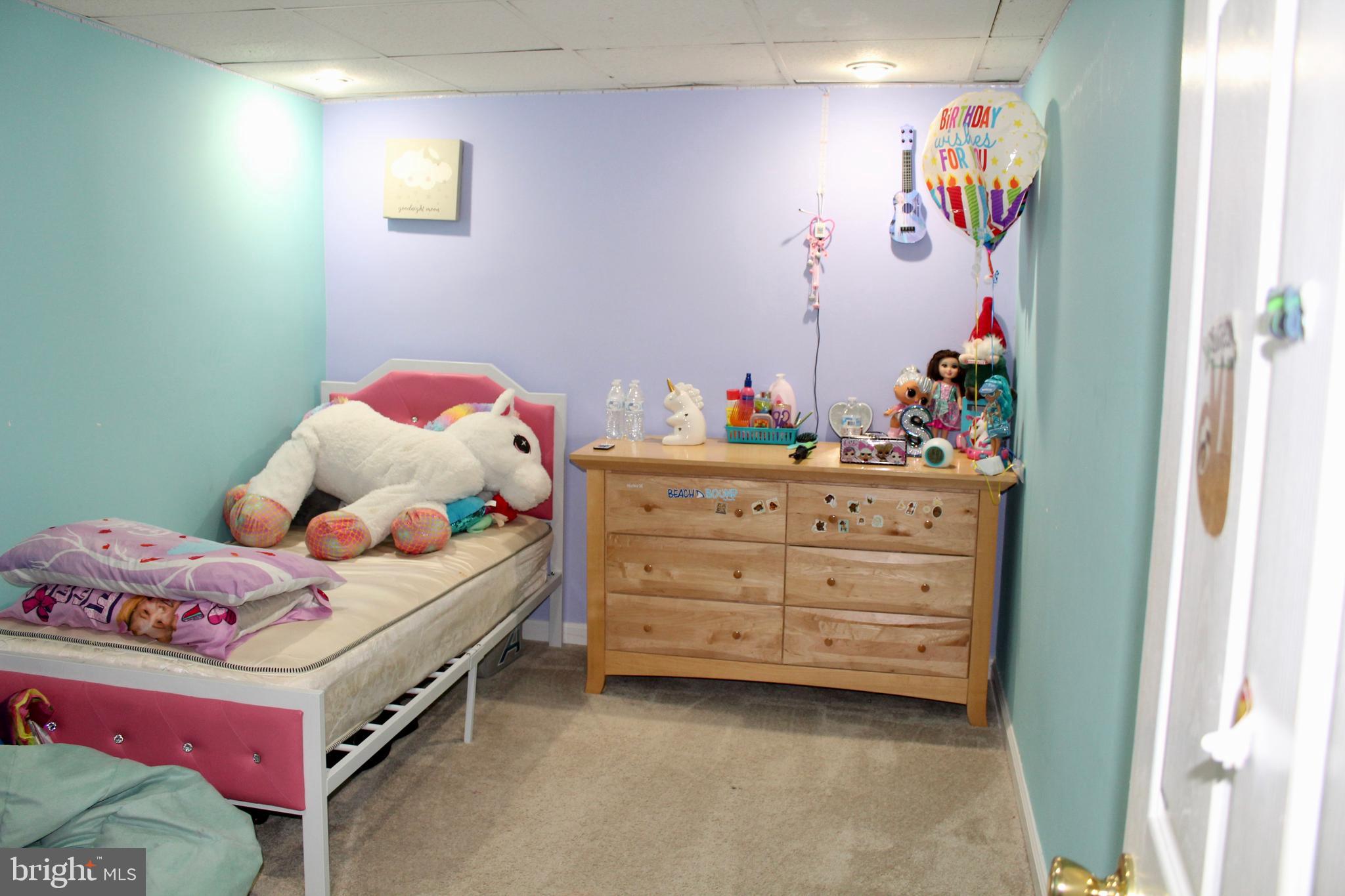 WHITFIELD KNOLLS - Residential