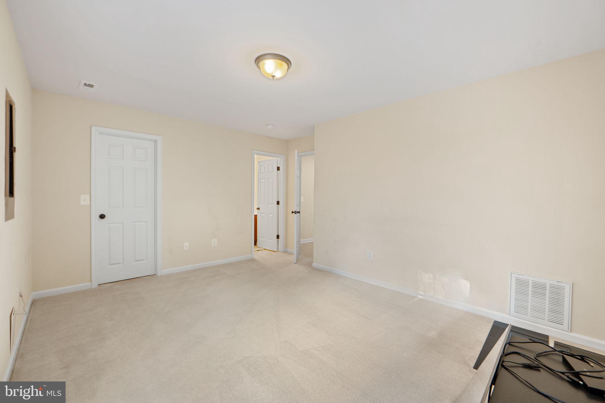 2210 MALLARD LANDING DRIVE