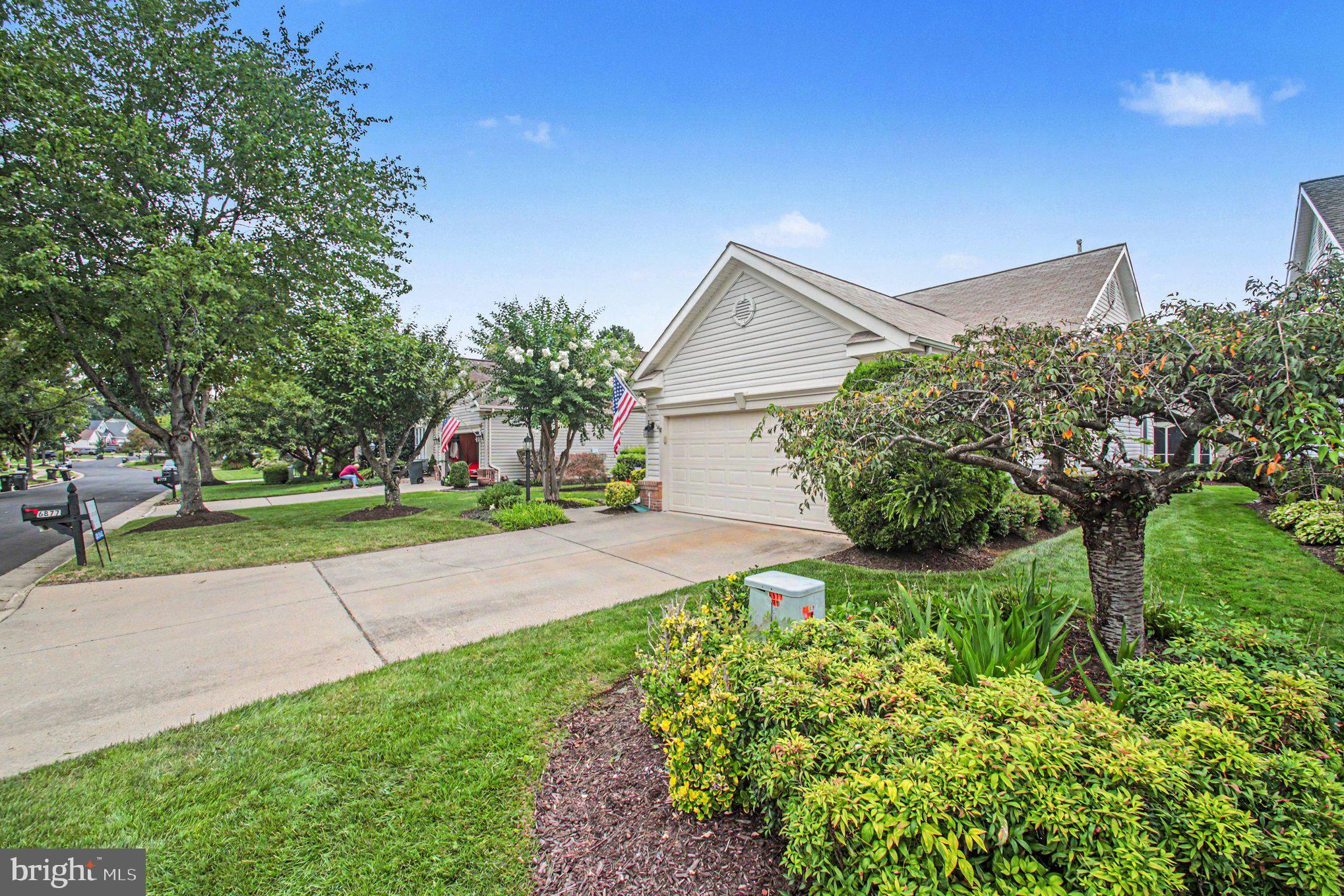 6877 SADDLE RUN WAY