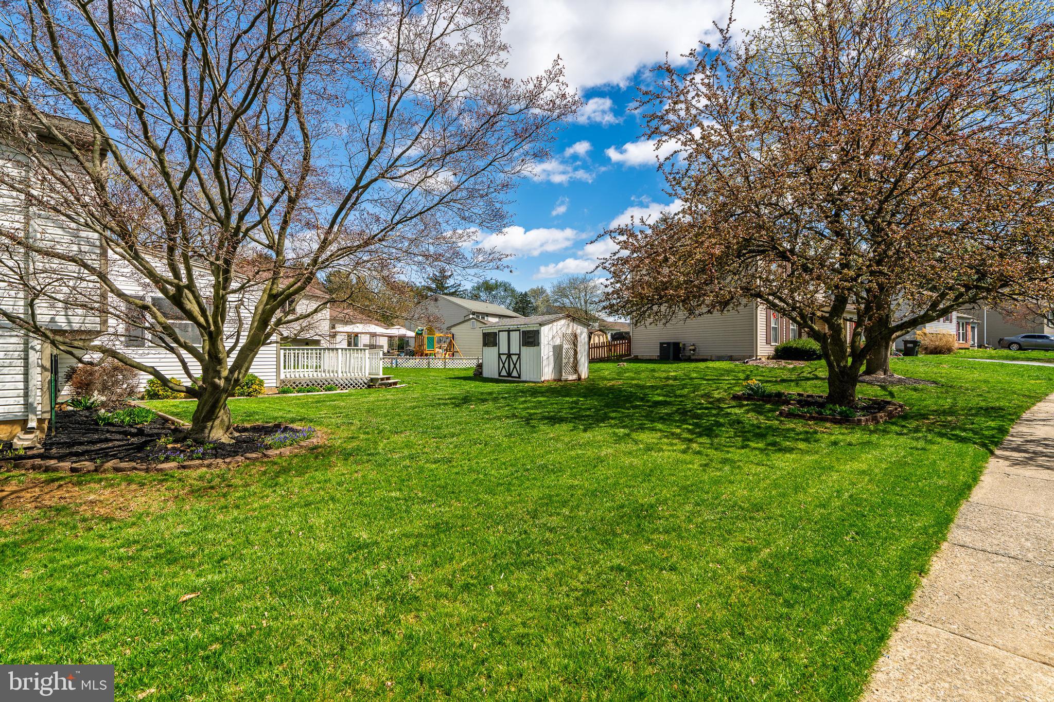 VILLAGE PARK - Residential