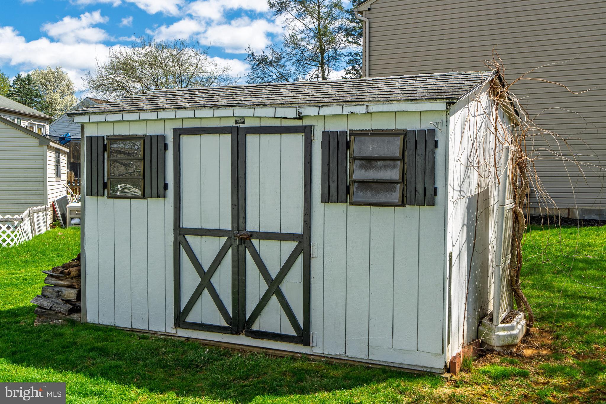 VILLAGE PARK - Residential