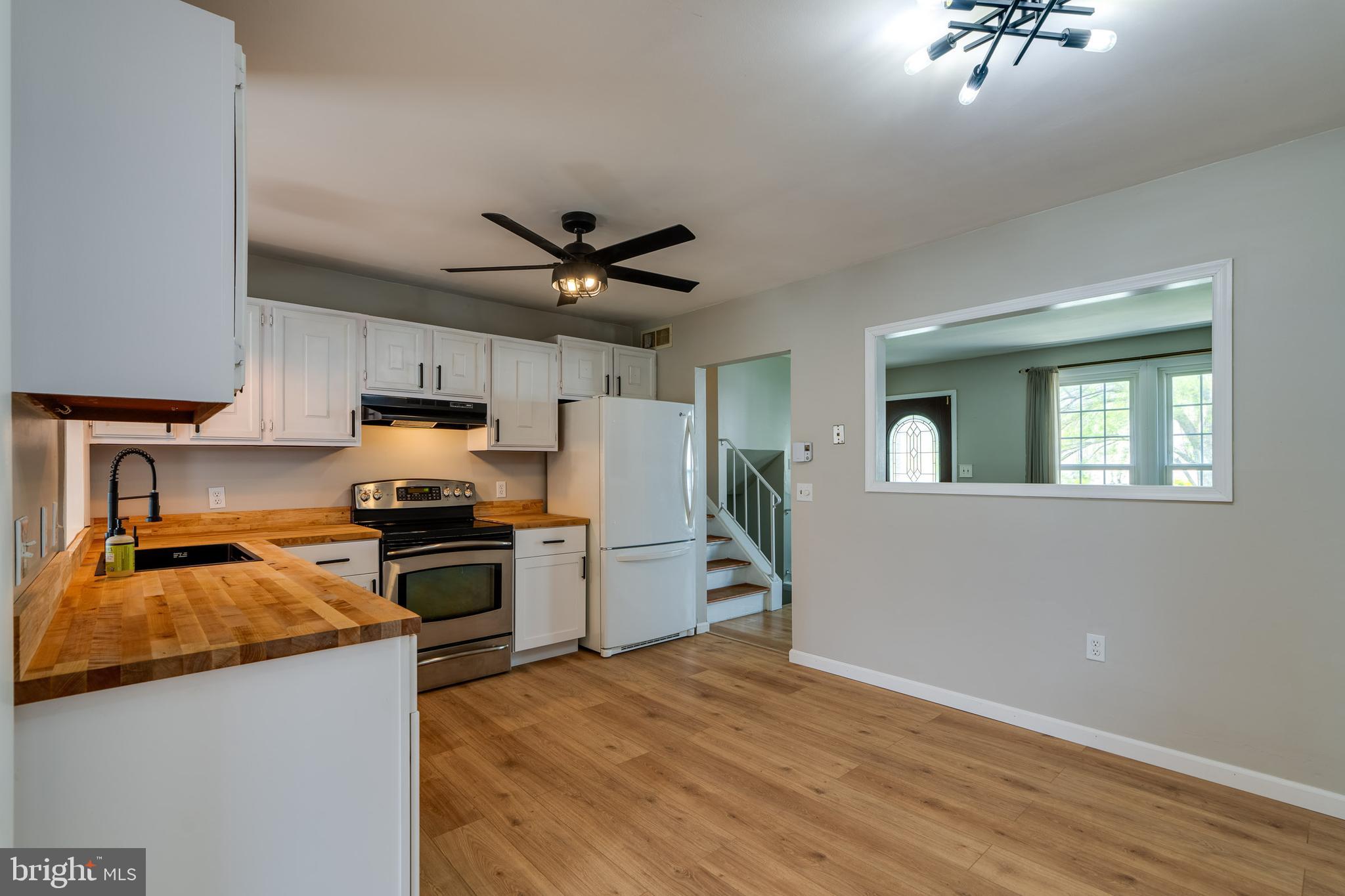 VILLAGE PARK - Residential