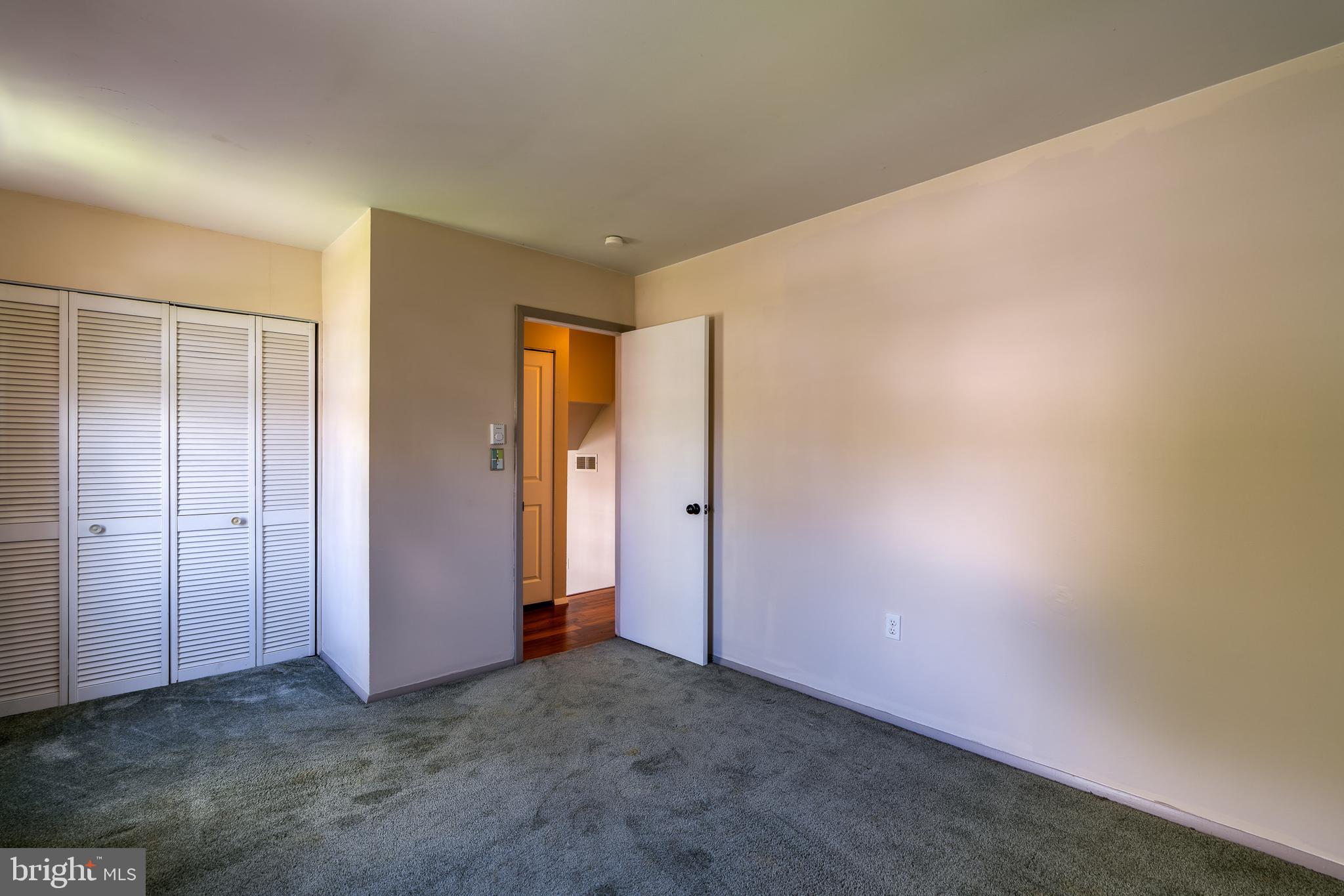 VILLAGE PARK - Residential