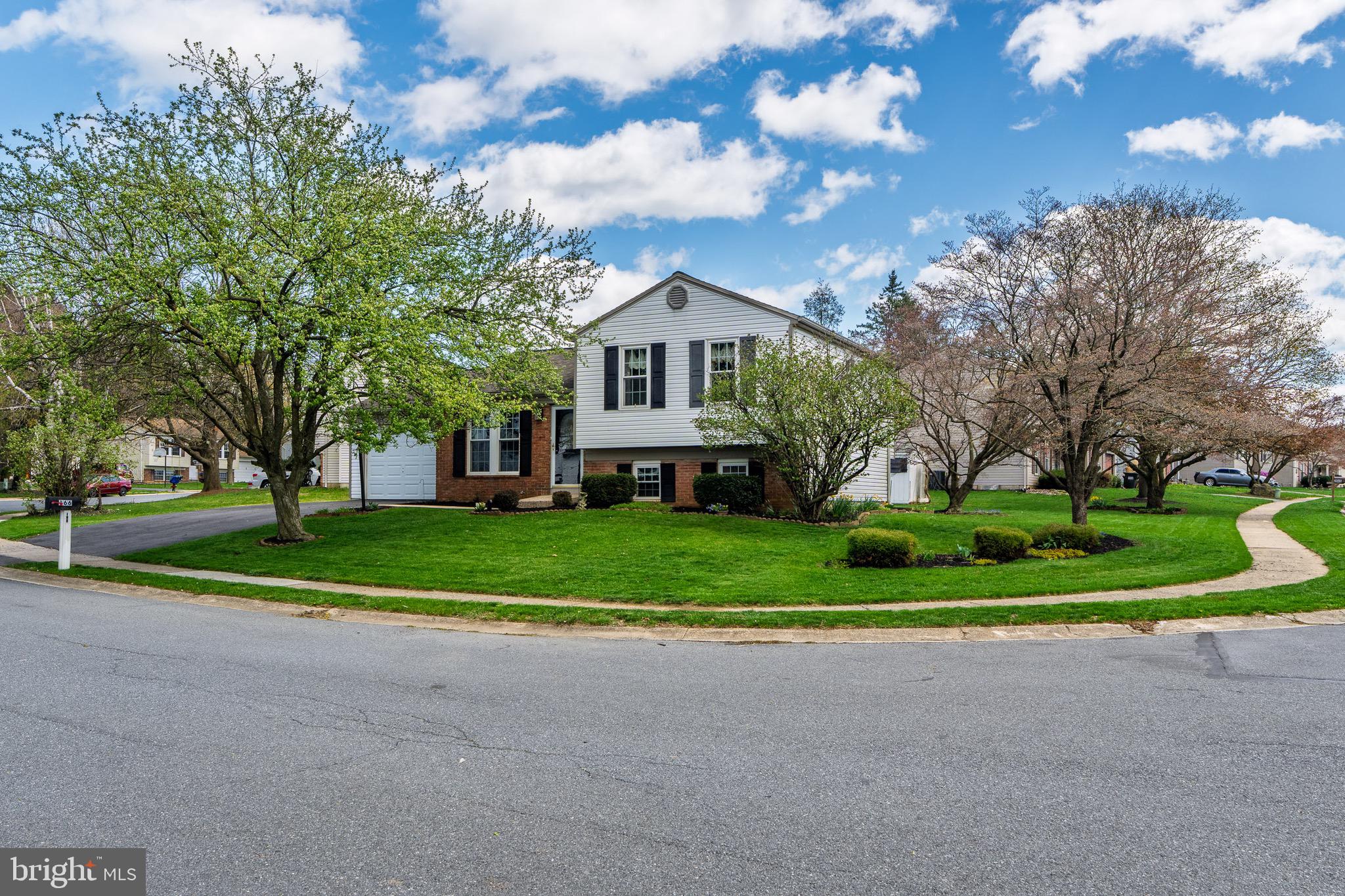 VILLAGE PARK - Residential