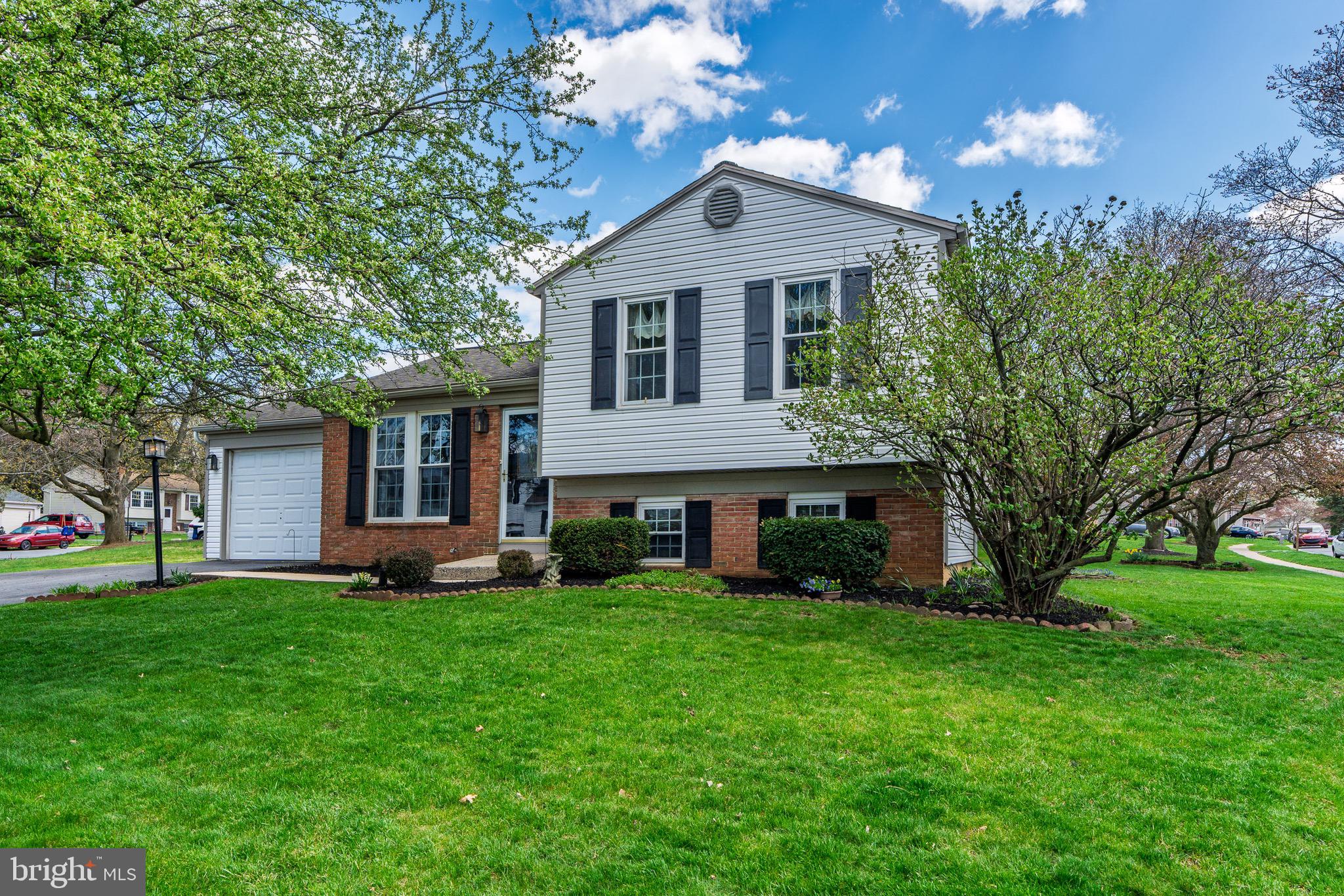 VILLAGE PARK - Residential