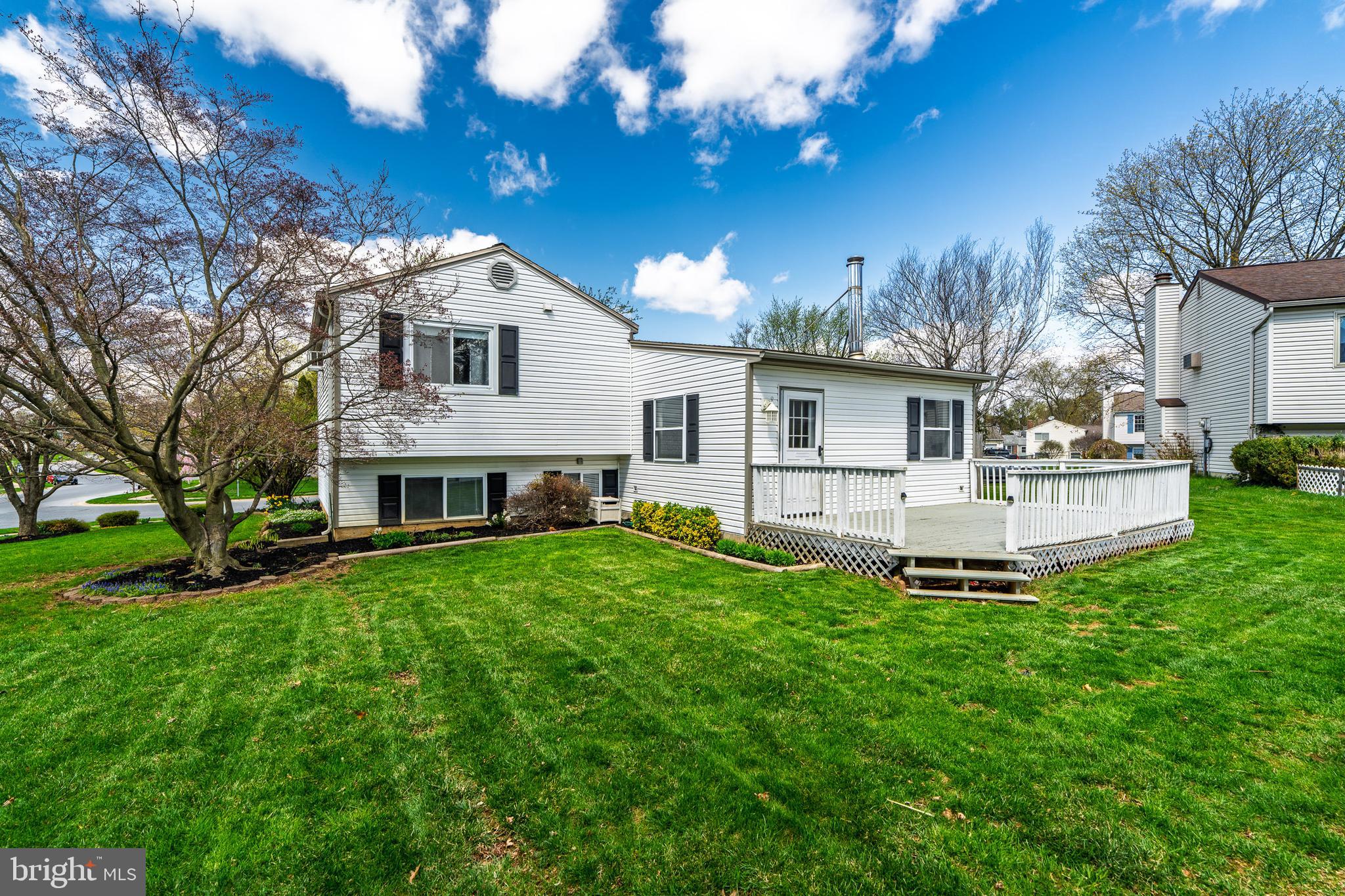 VILLAGE PARK - Residential