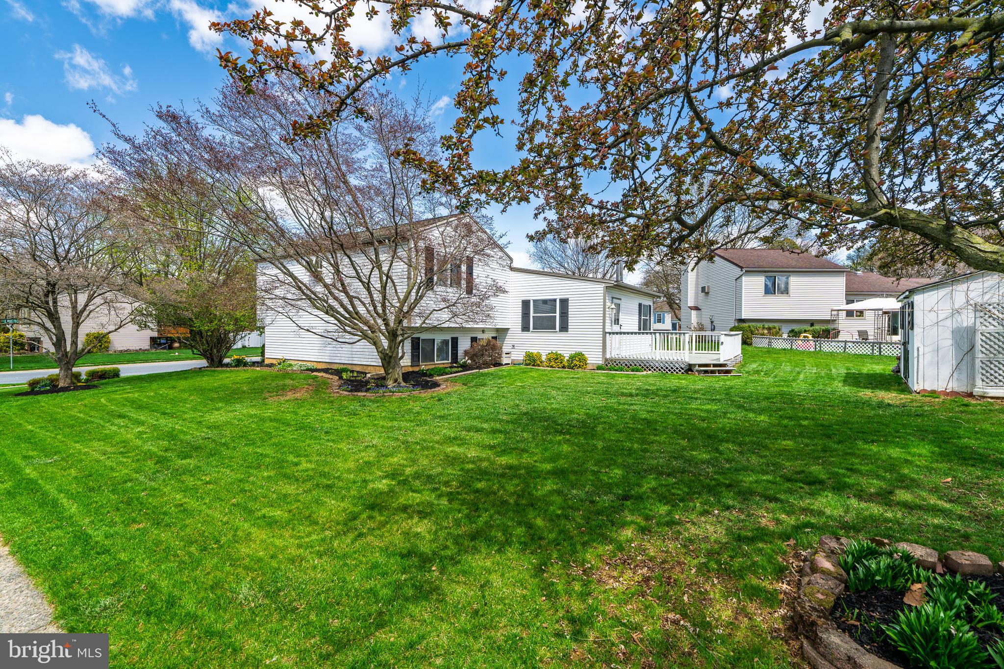 VILLAGE PARK - Residential