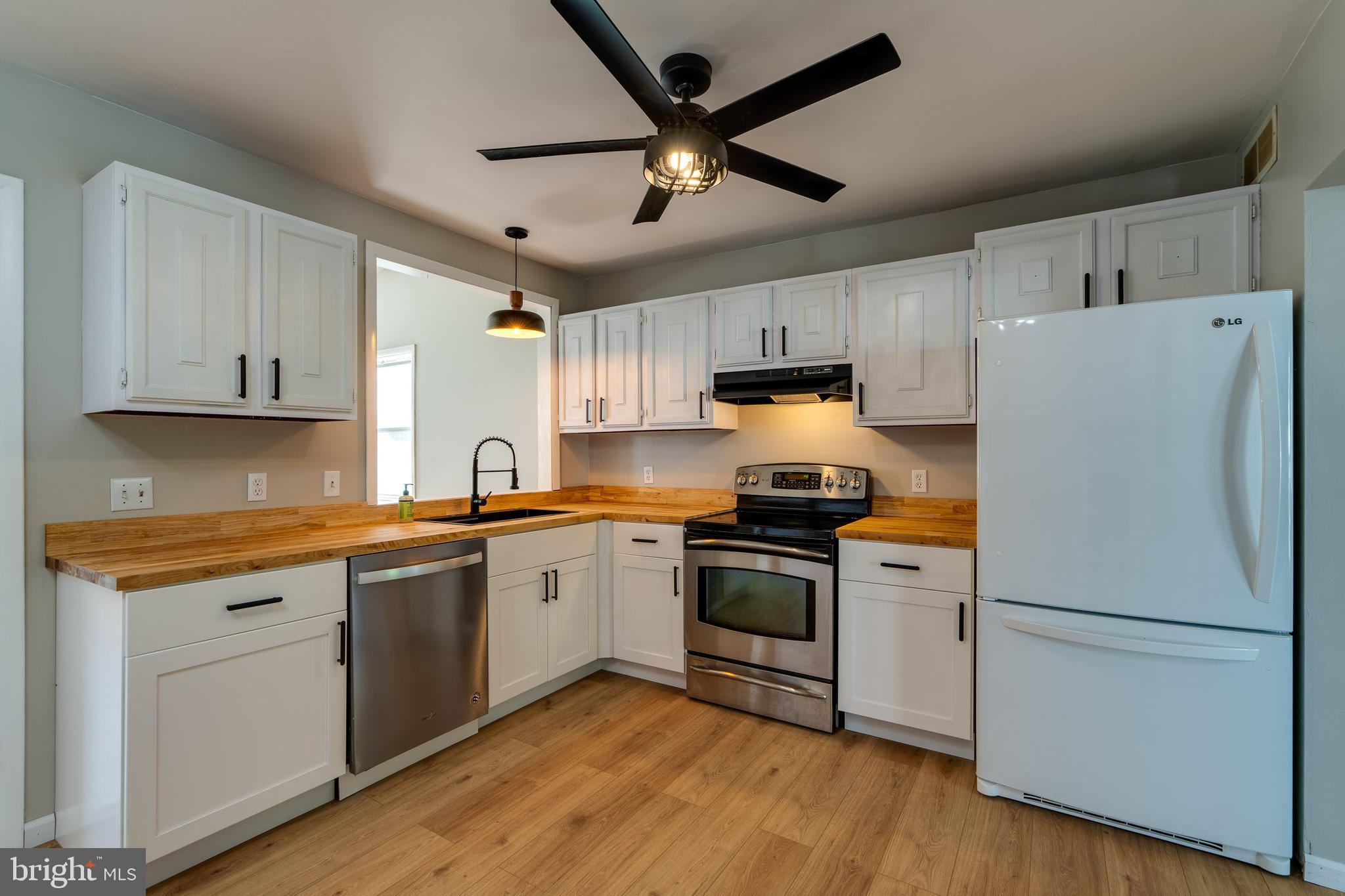 VILLAGE PARK - Residential