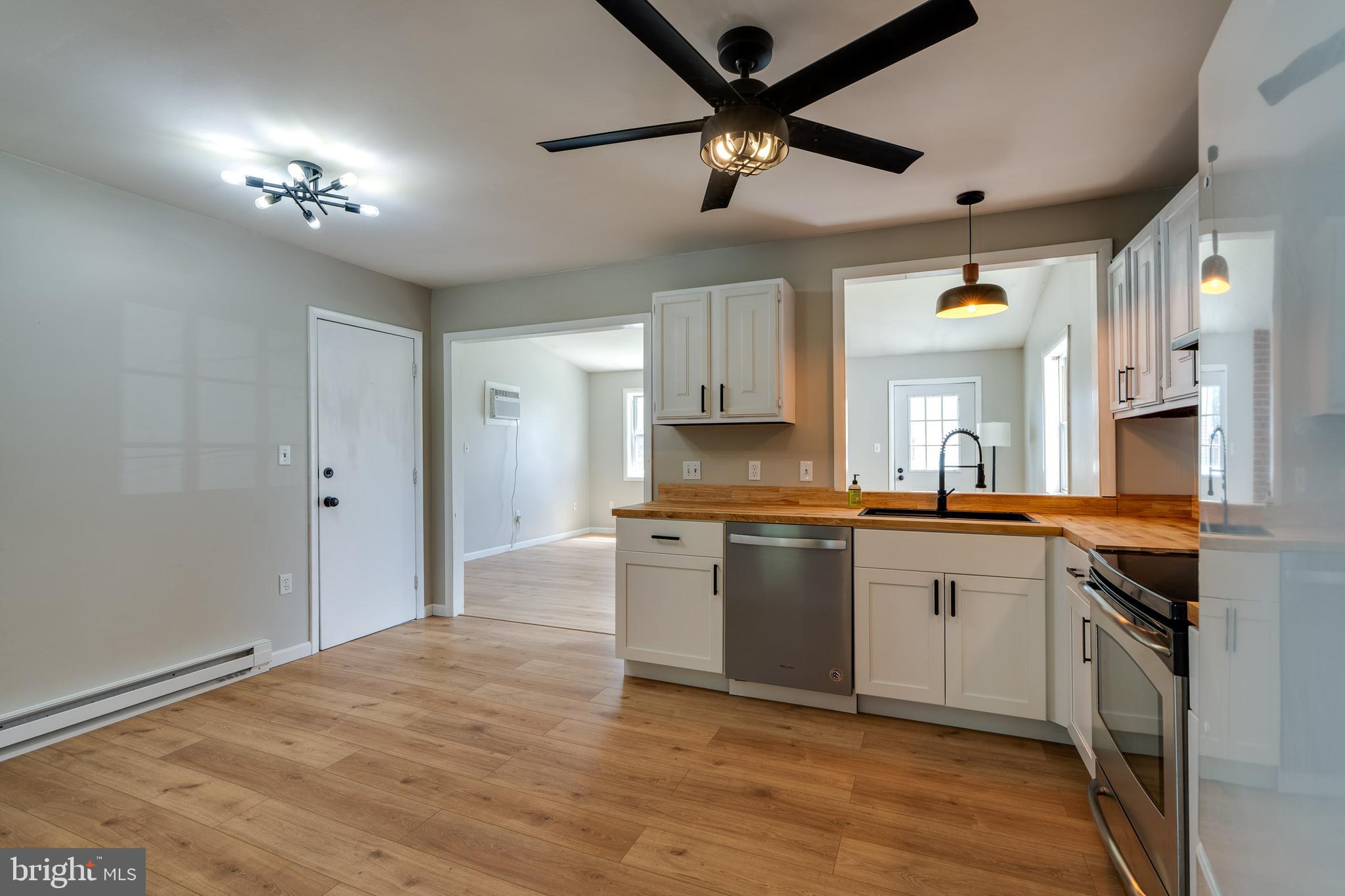 VILLAGE PARK - Residential