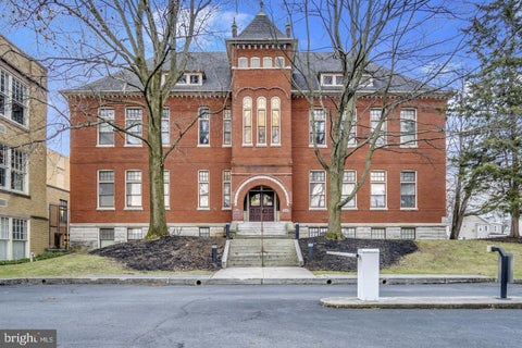 Condo For Sale - 133 W Locust Street #221<br/> MECHANICSBURG, PA 17055