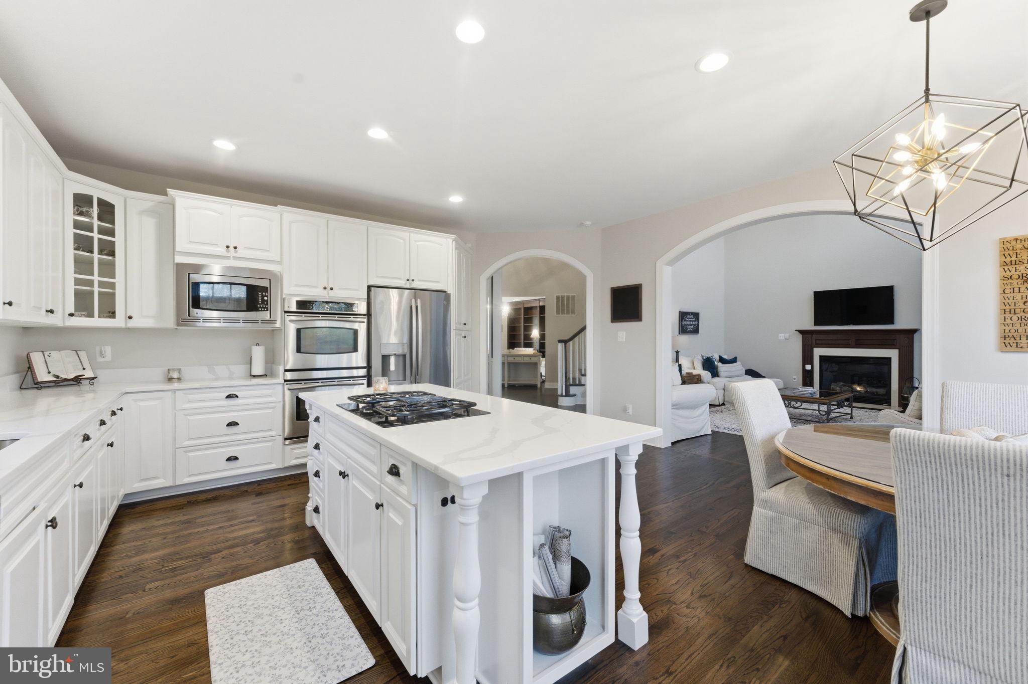 LANSDOWNE ON THE POTOMAC - Residential