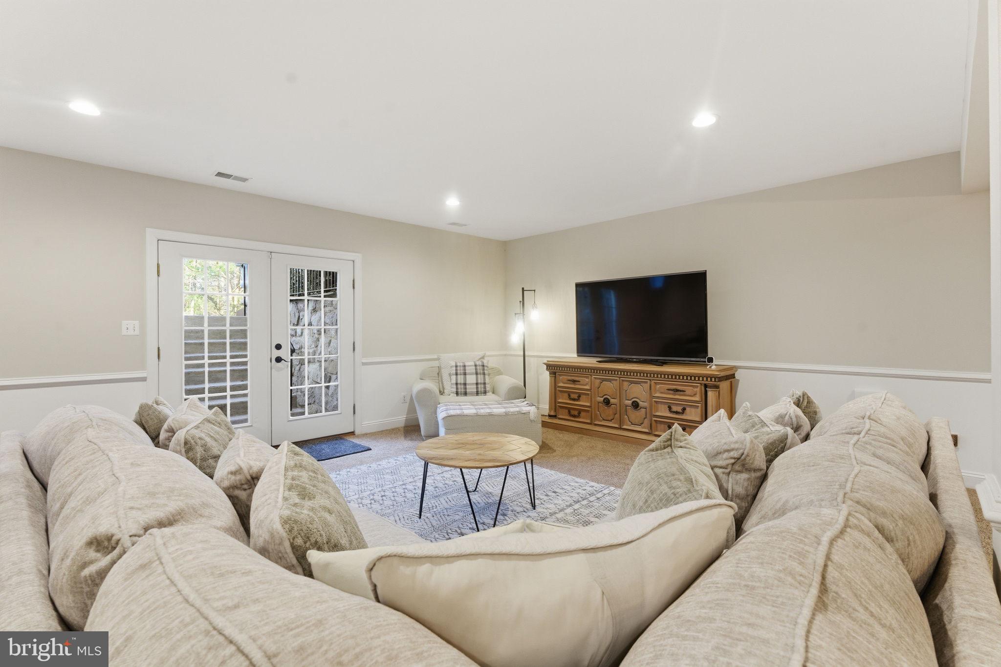 LANSDOWNE ON THE POTOMAC - Residential