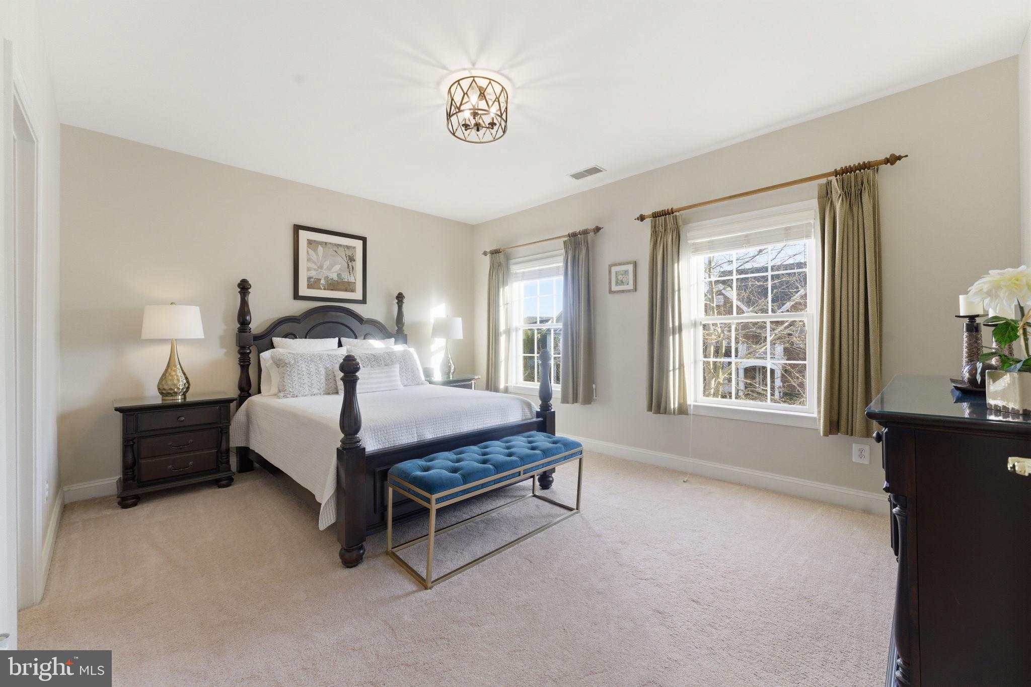 LANSDOWNE ON THE POTOMAC - Residential