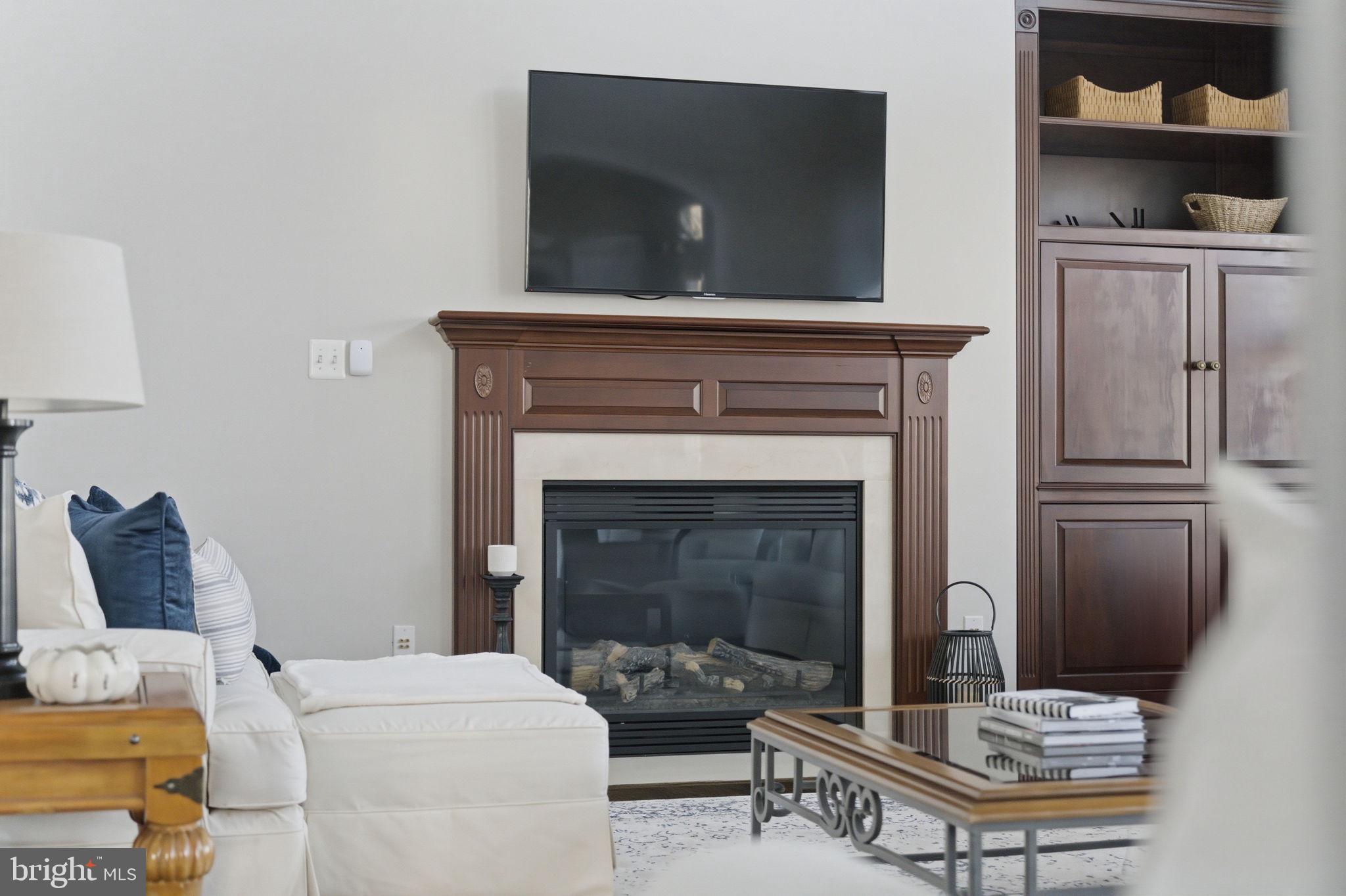 LANSDOWNE ON THE POTOMAC - Residential