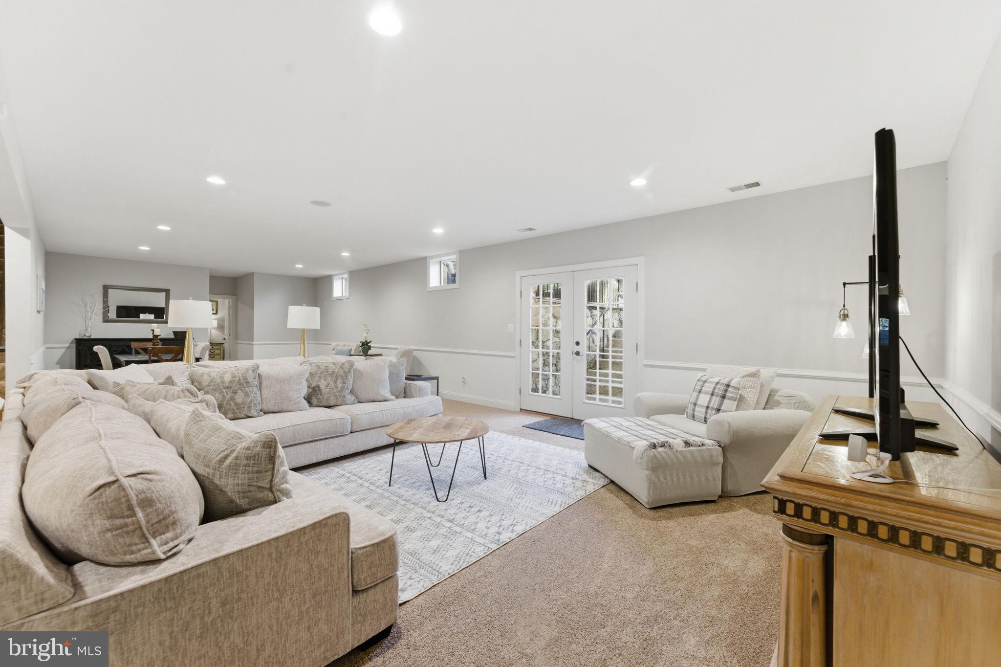 LANSDOWNE ON THE POTOMAC - Residential