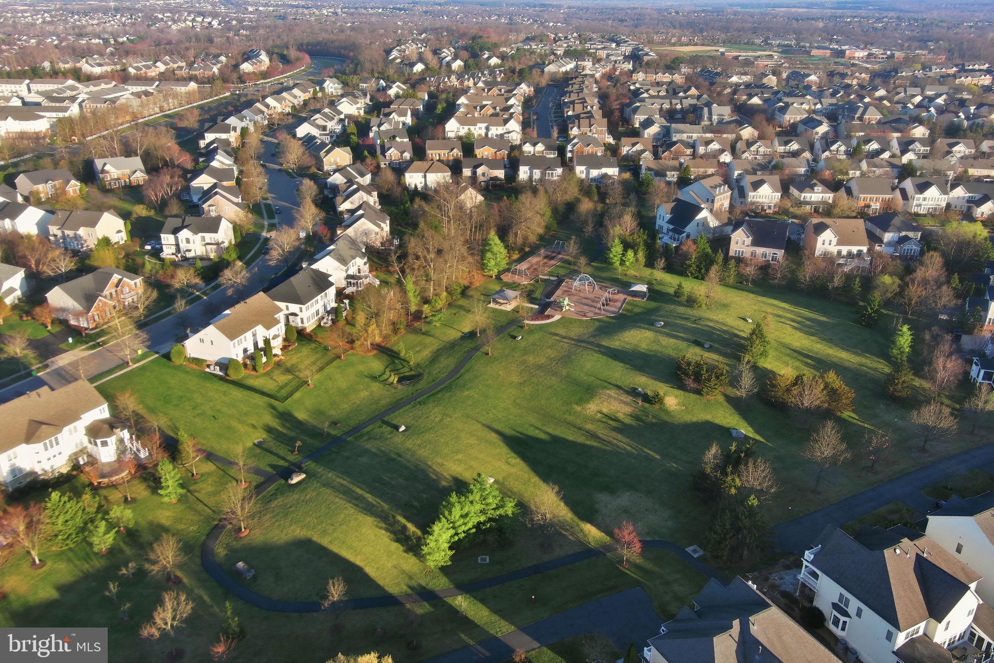 LANSDOWNE ON THE POTOMAC - Residential