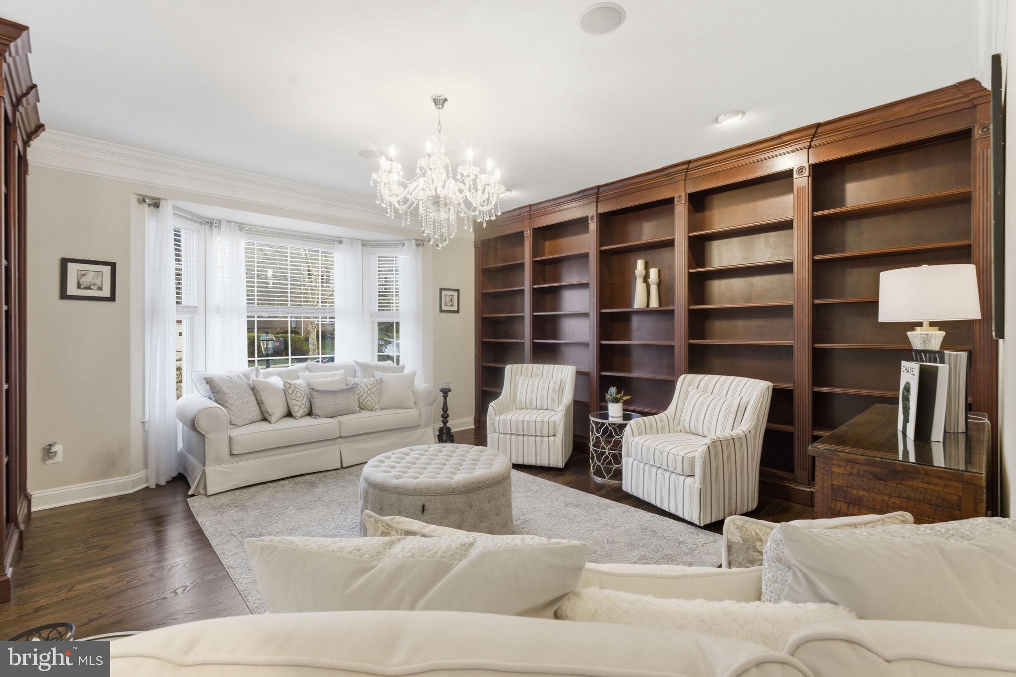 LANSDOWNE ON THE POTOMAC - Residential