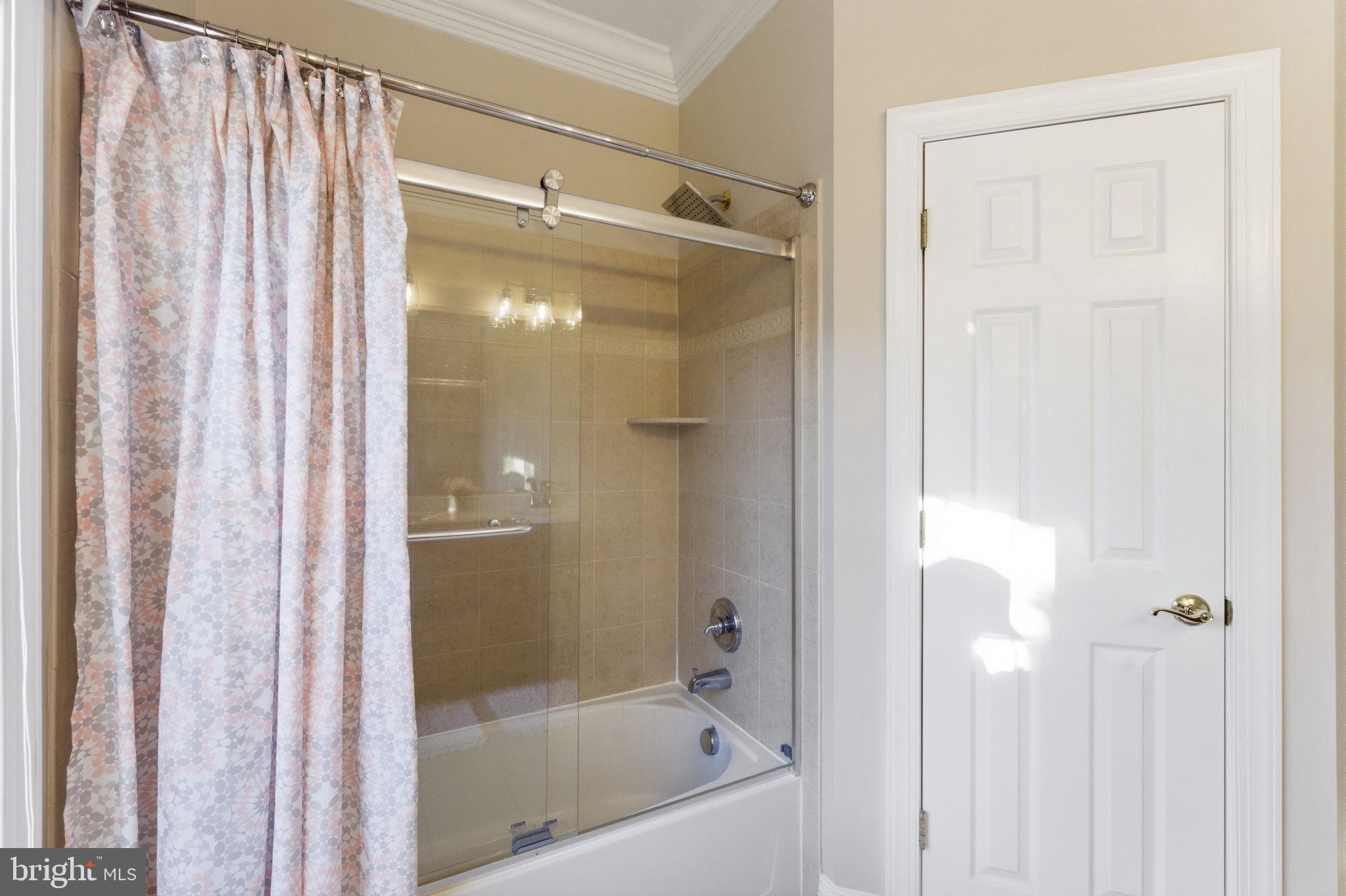 LANSDOWNE ON THE POTOMAC - Residential