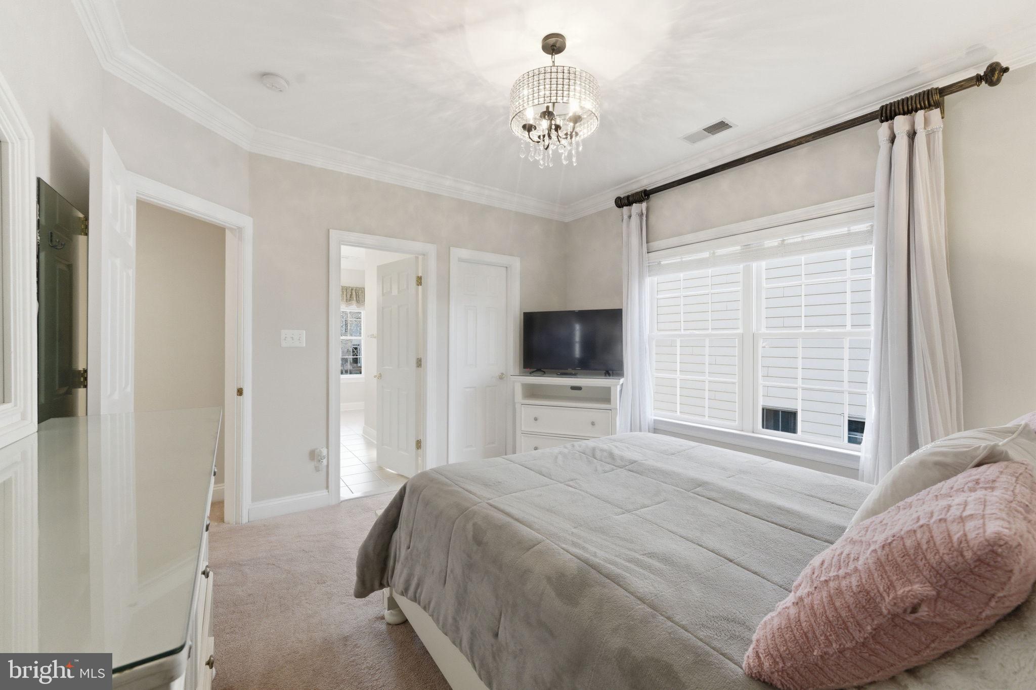 LANSDOWNE ON THE POTOMAC - Residential