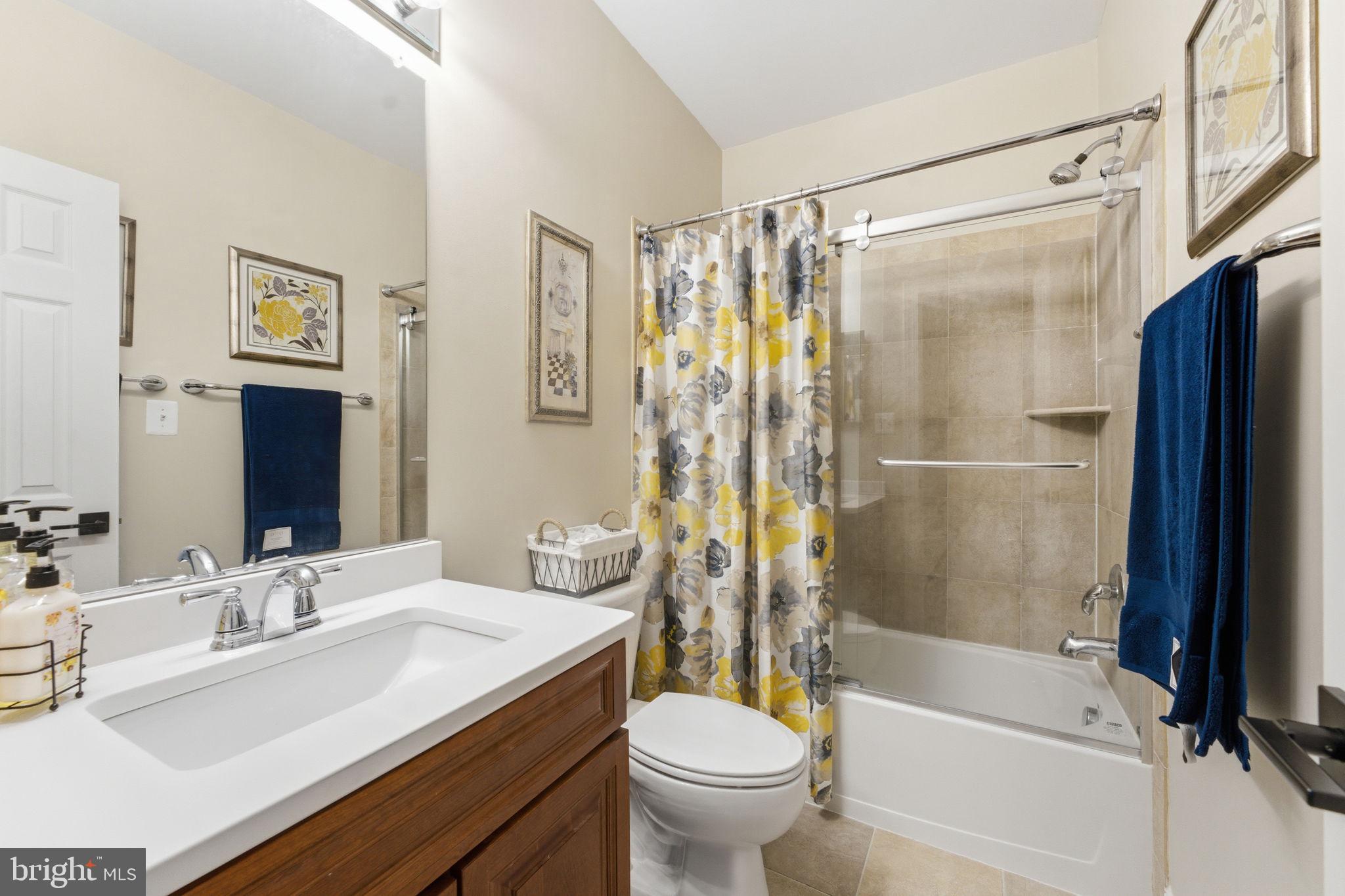 LANSDOWNE ON THE POTOMAC - Residential