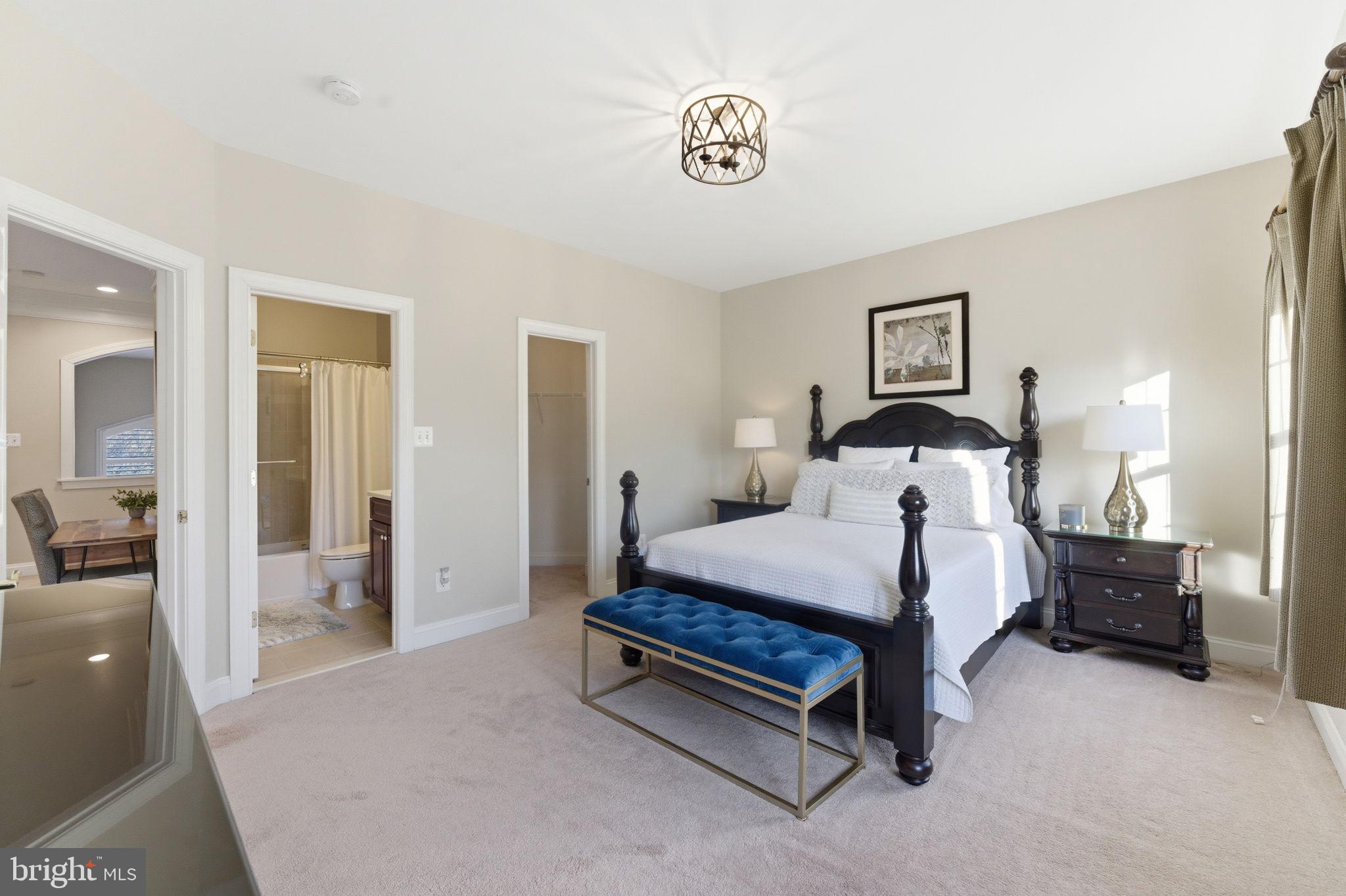 LANSDOWNE ON THE POTOMAC - Residential