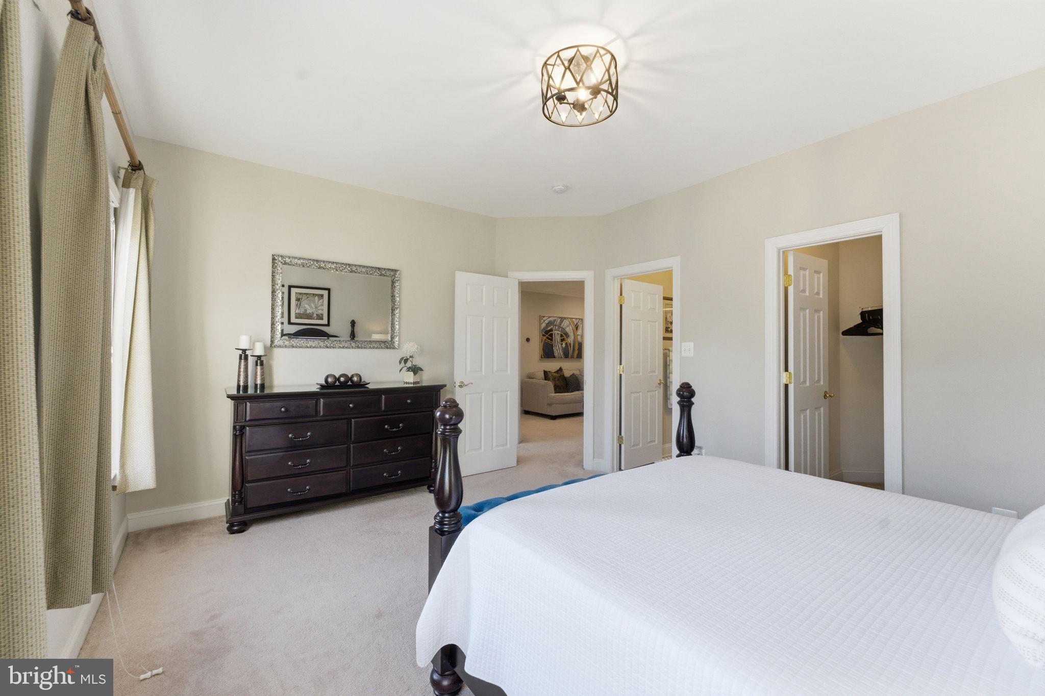 LANSDOWNE ON THE POTOMAC - Residential