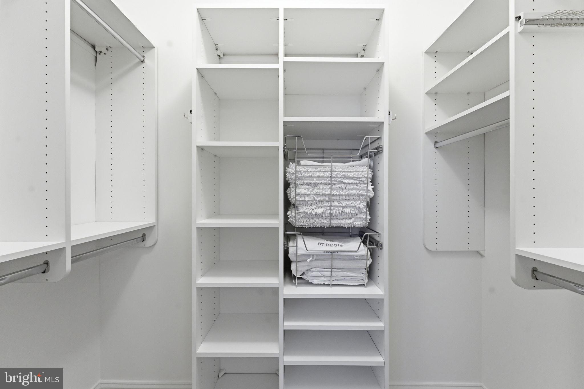 LANSDOWNE ON THE POTOMAC - Residential