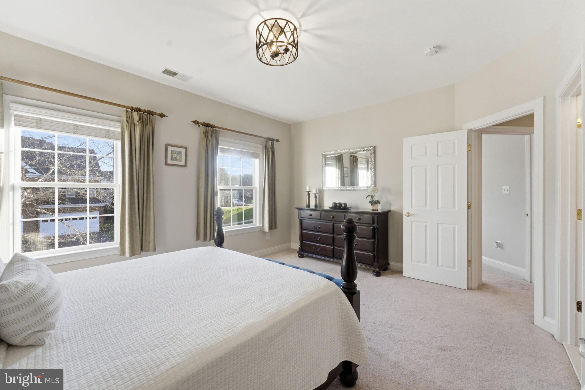 LANSDOWNE ON THE POTOMAC - Residential