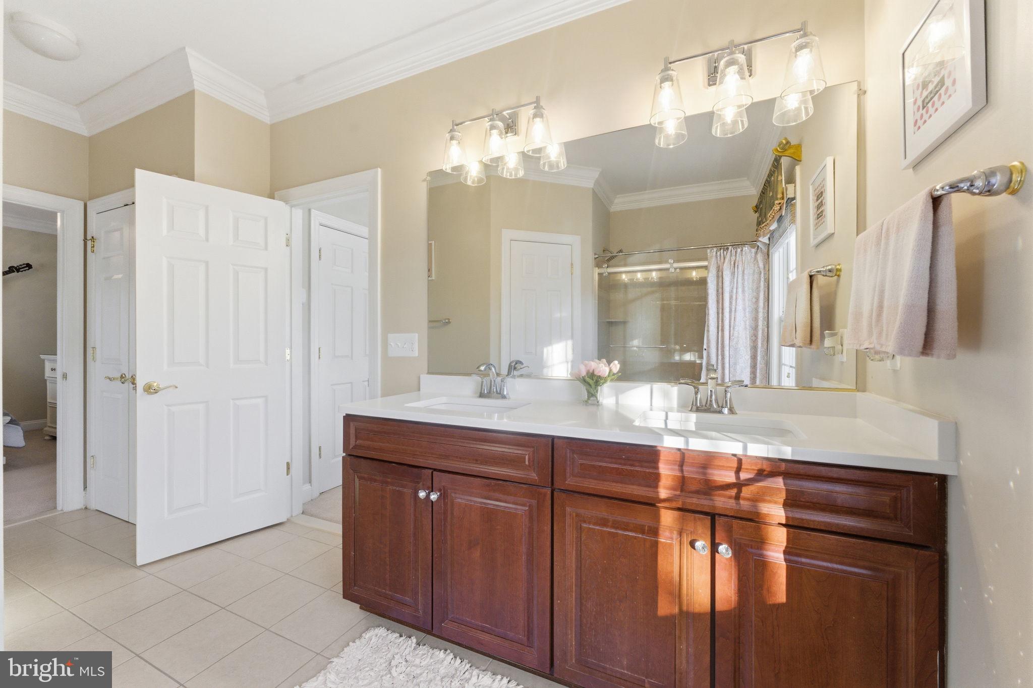 LANSDOWNE ON THE POTOMAC - Residential