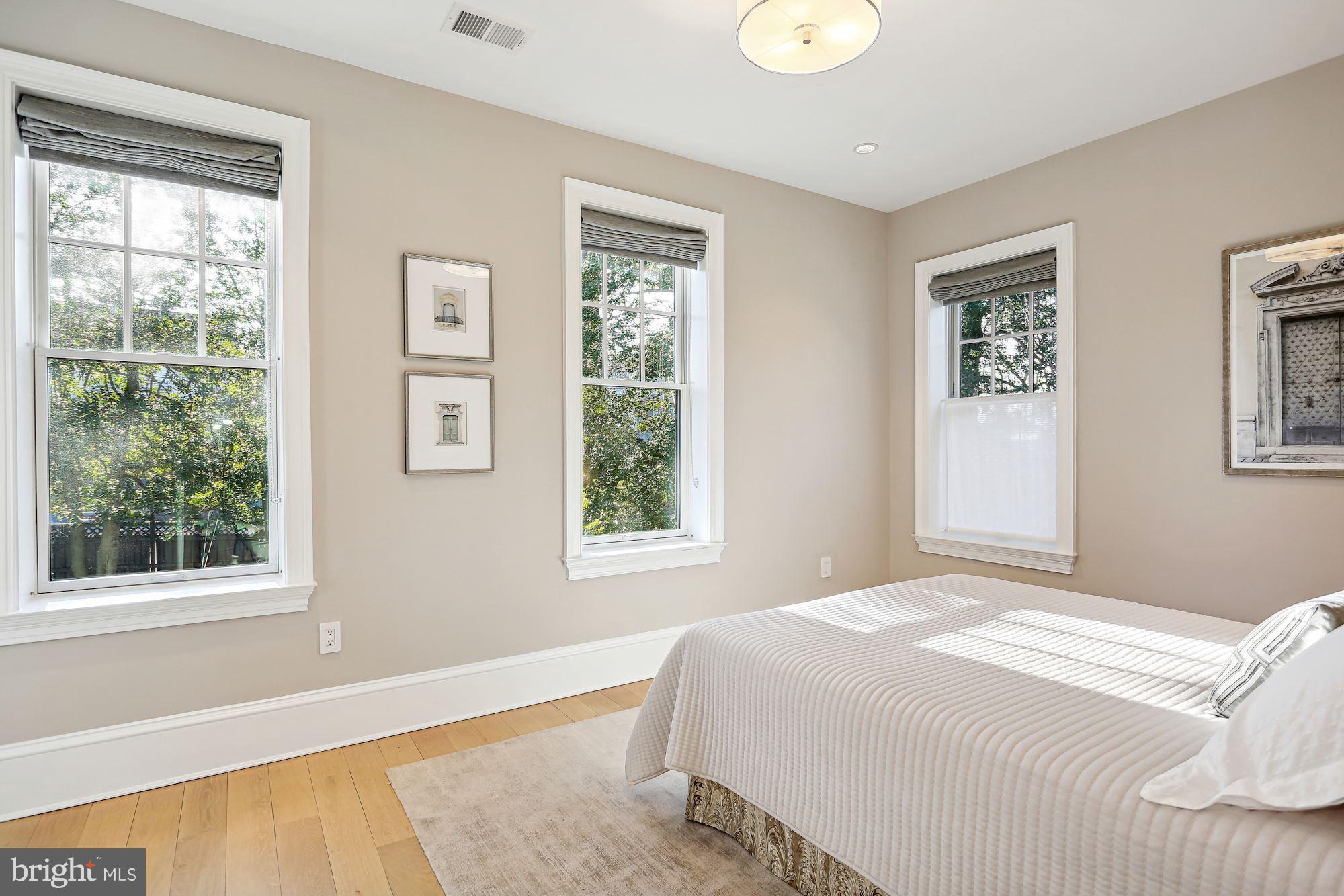 SPRING VALLEY - Residential