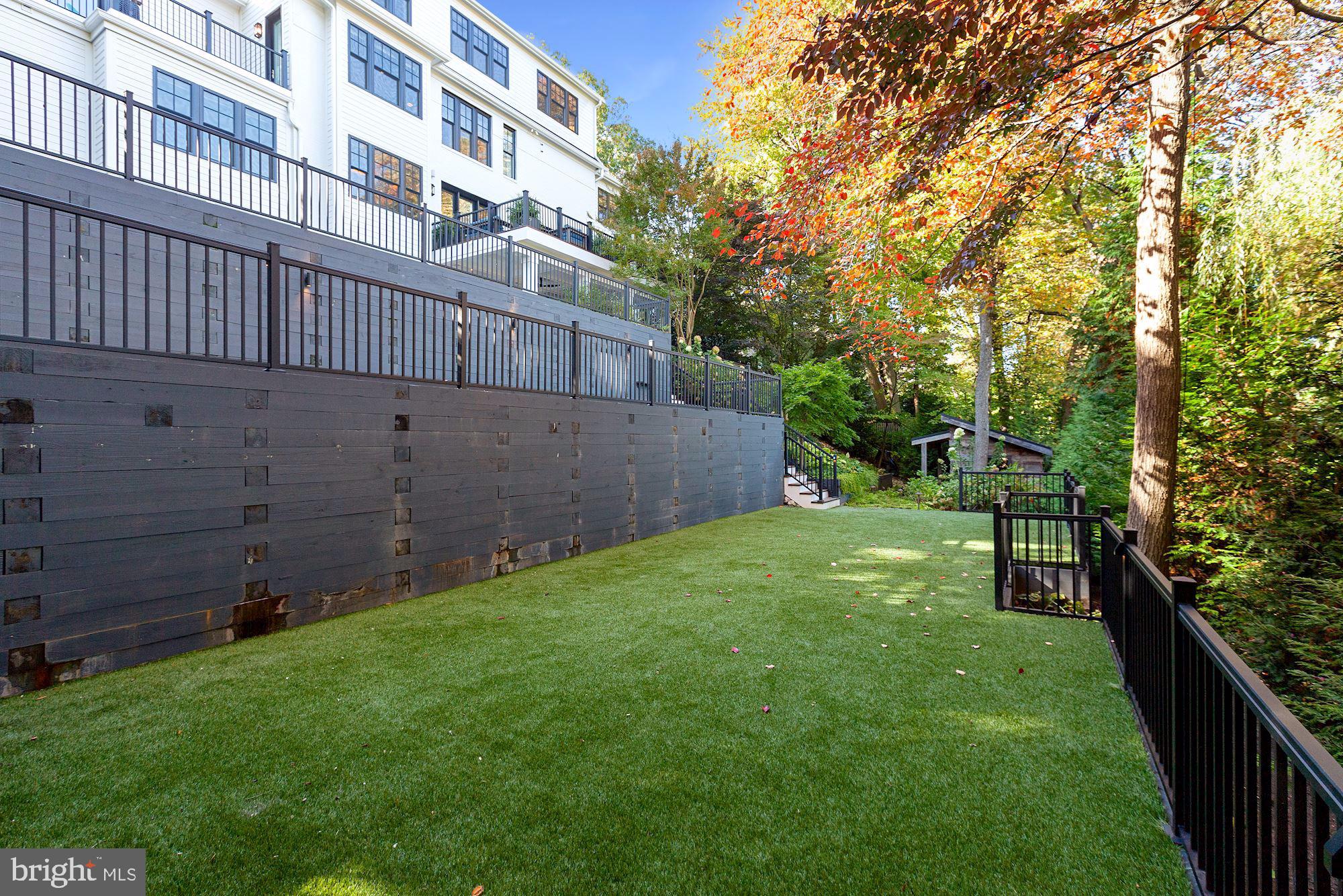 SPRING VALLEY - Residential