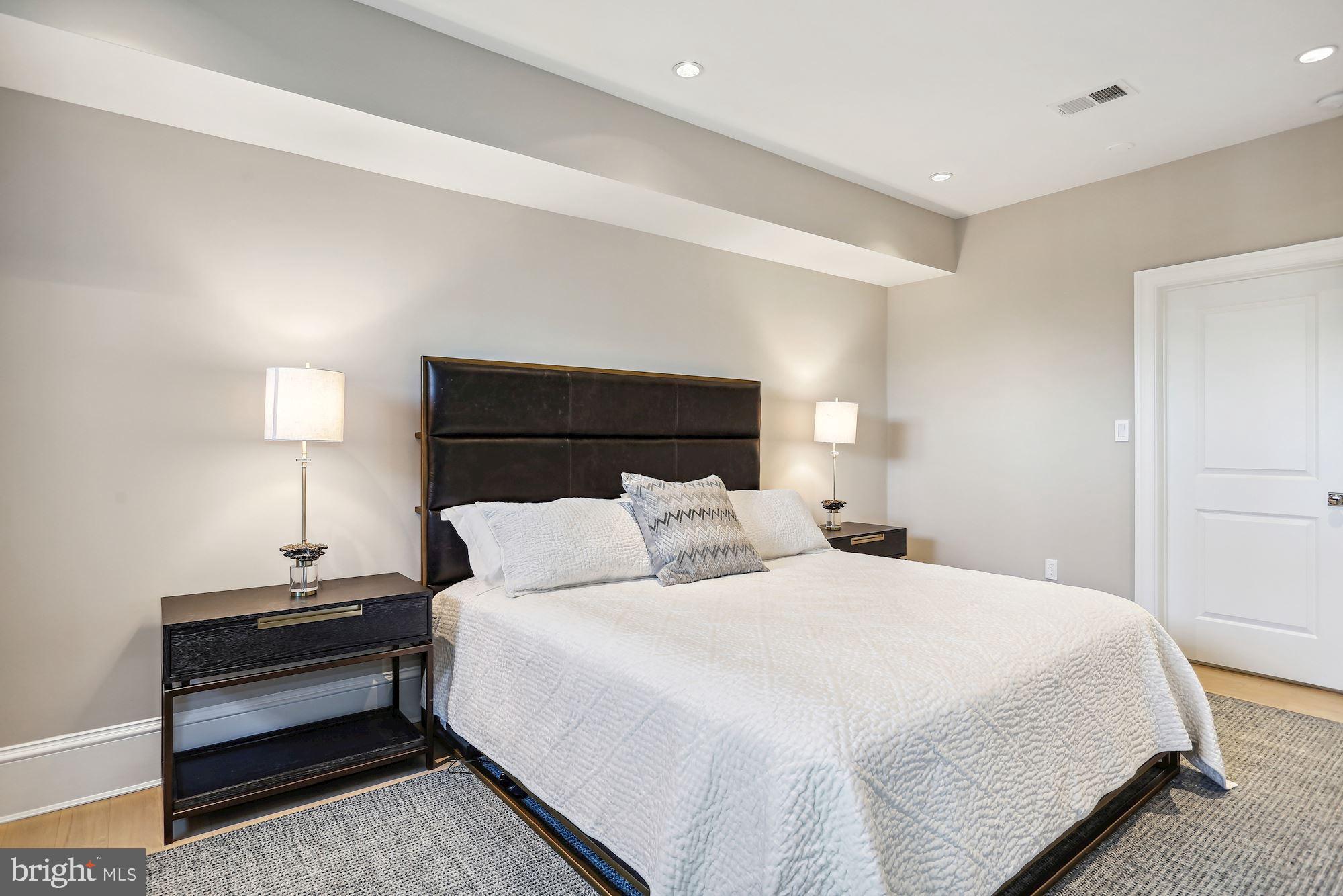 SPRING VALLEY - Residential