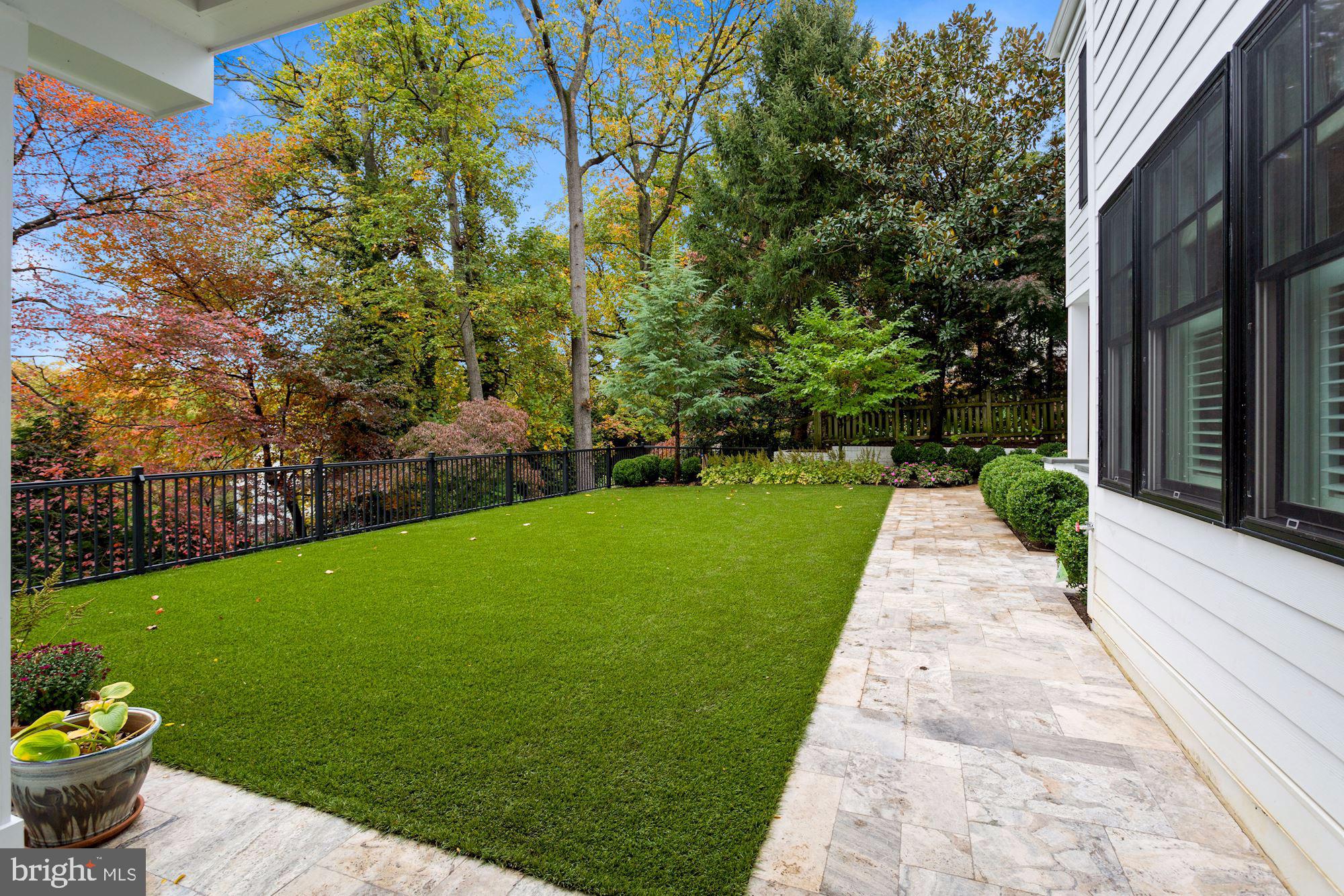 SPRING VALLEY - Residential