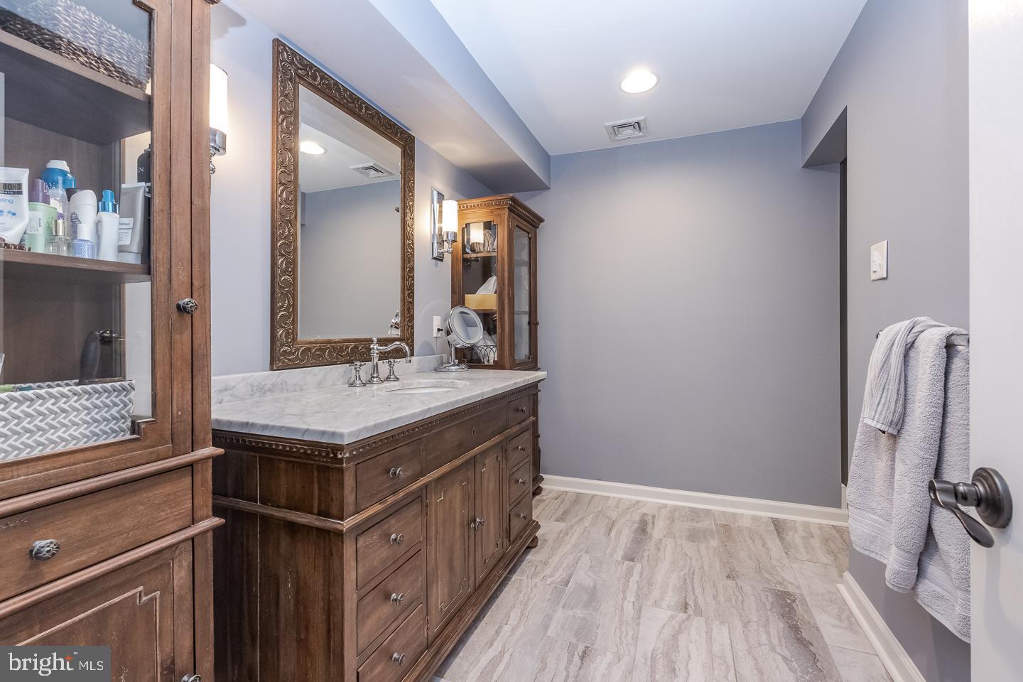 HUNTVIEW AT HORSES - Residential